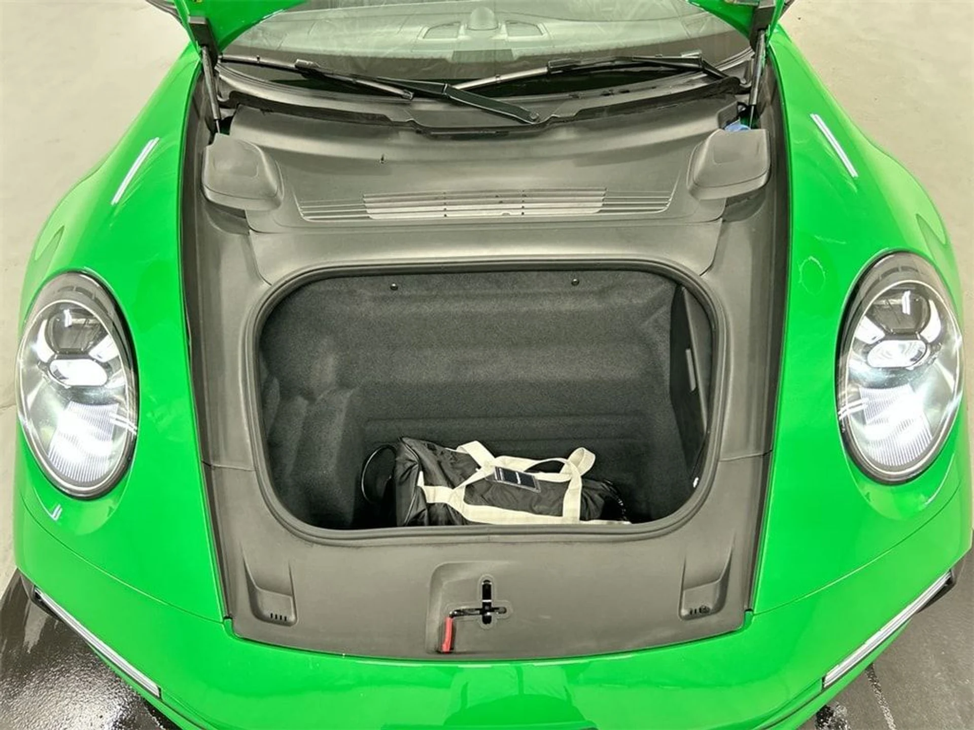 mph007_3729911280_00c54f7d6b977cc17c9fba153a66be1dx_a2b57f7ec3