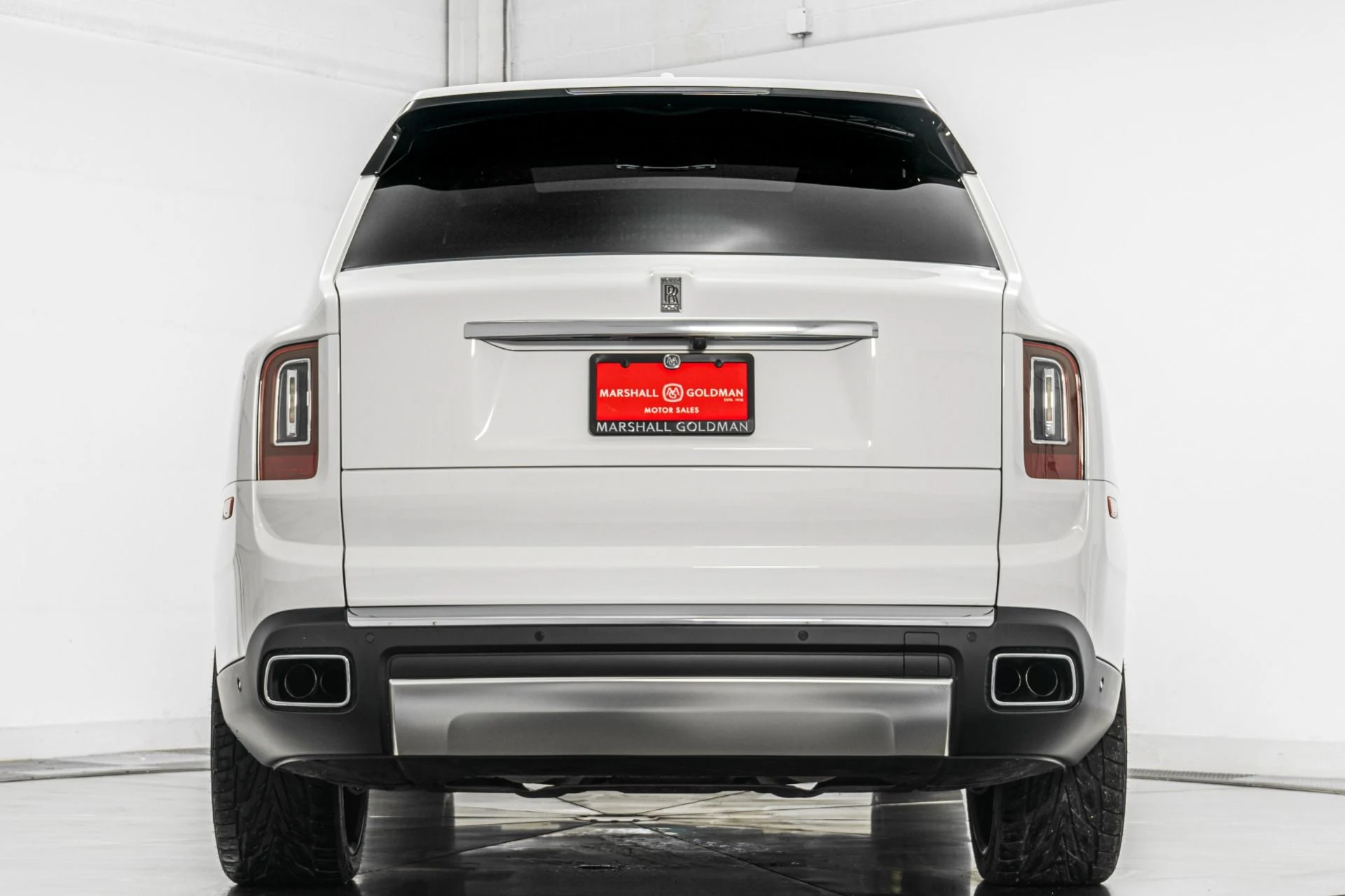 mph007_373437201_Used_2020_Rolls_Royce_Cullinan_Polished_22_Wheels_Rear_Theatre_Configuration_Rolls_Royce_Bespoke_Audio_1771596522_862f52dfd4