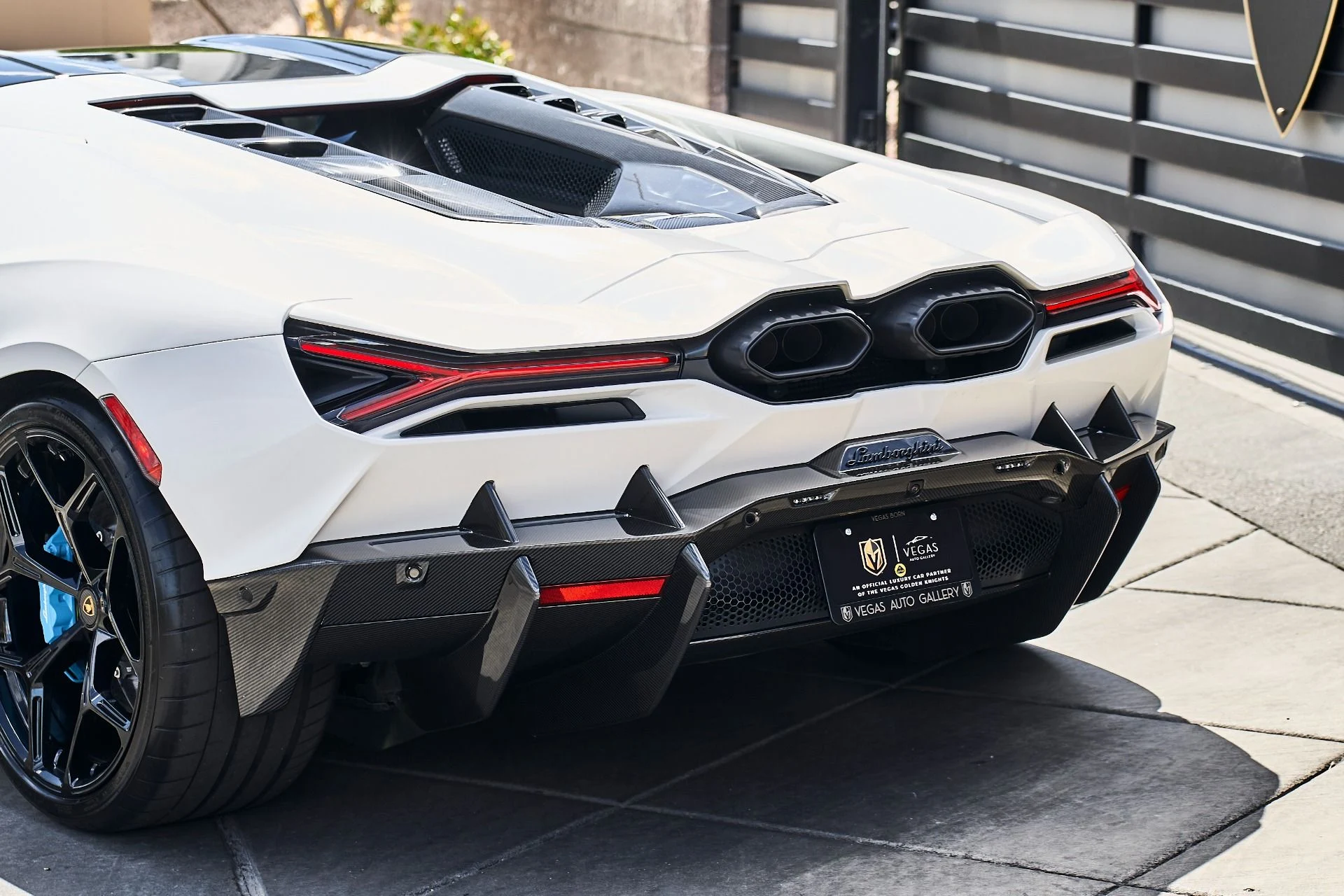 mph007_3738483218_Used_2025_Lamborghini_Revuelto_Base_1789726474_72fb940340