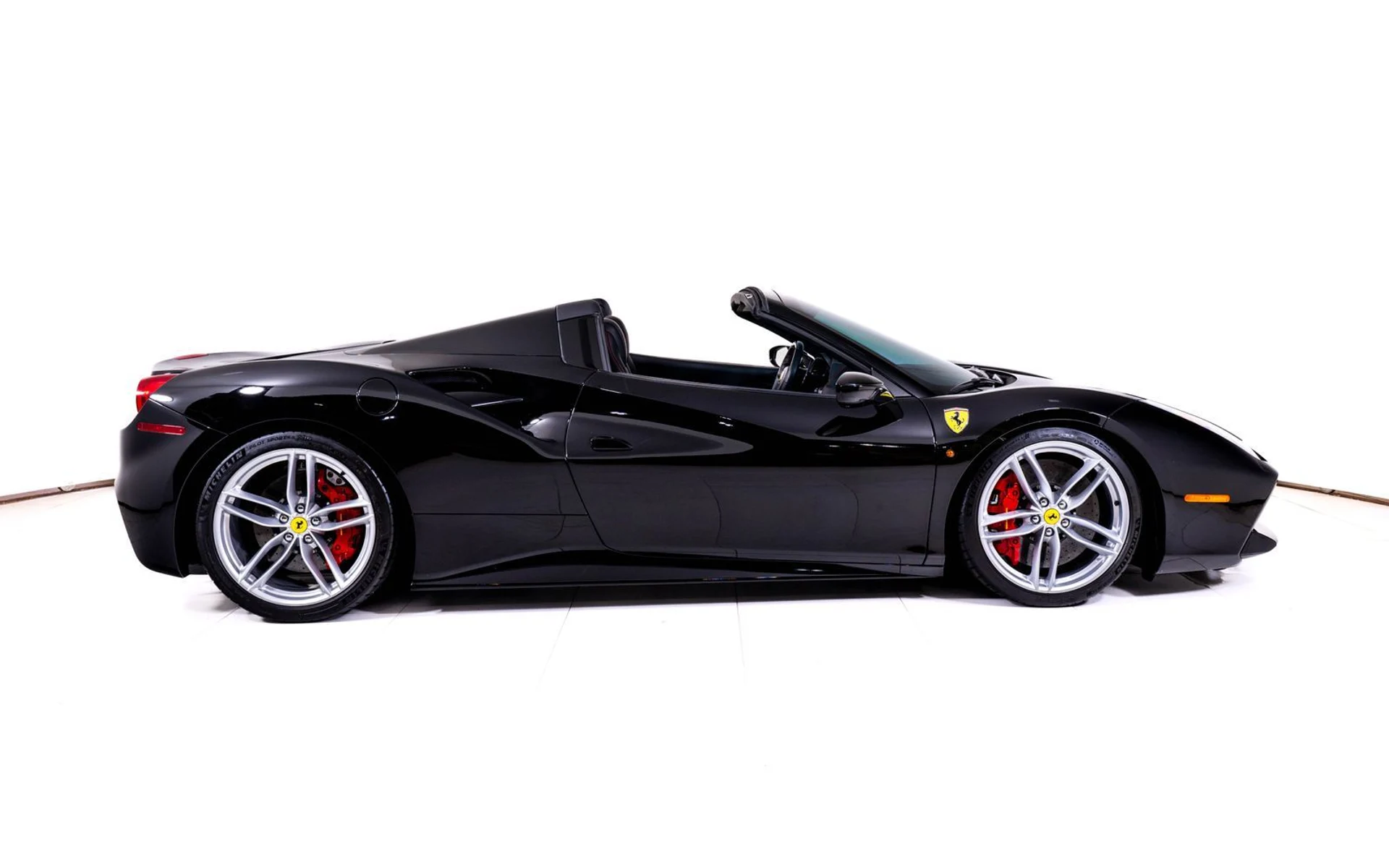 mph007_3745075851_22548e3f124c07400414454457f63421x_00a9156575