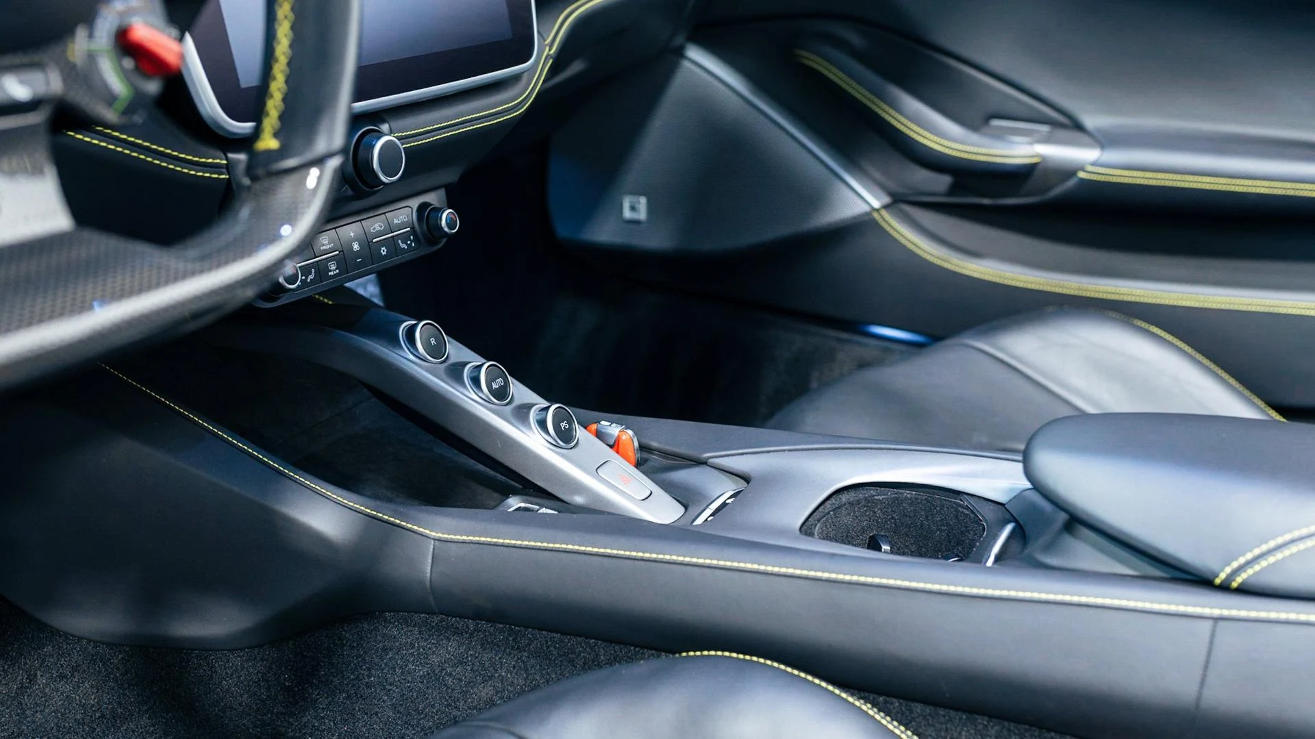 mph007_3748017508_Used_2020_Ferrari_Portofino_Base_1788004955_5ff9388a92