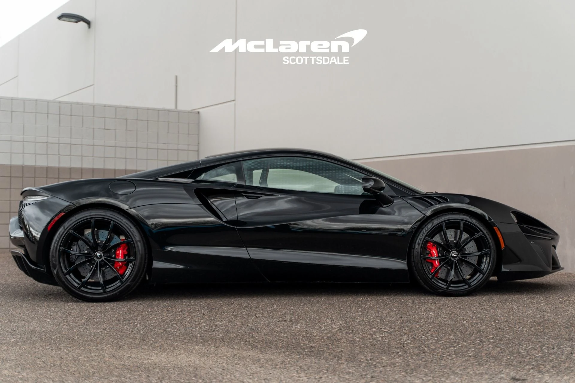 mph007_3752716308_Used_2023_MCLAREN_ARTURA_1771651947_735ba0480d