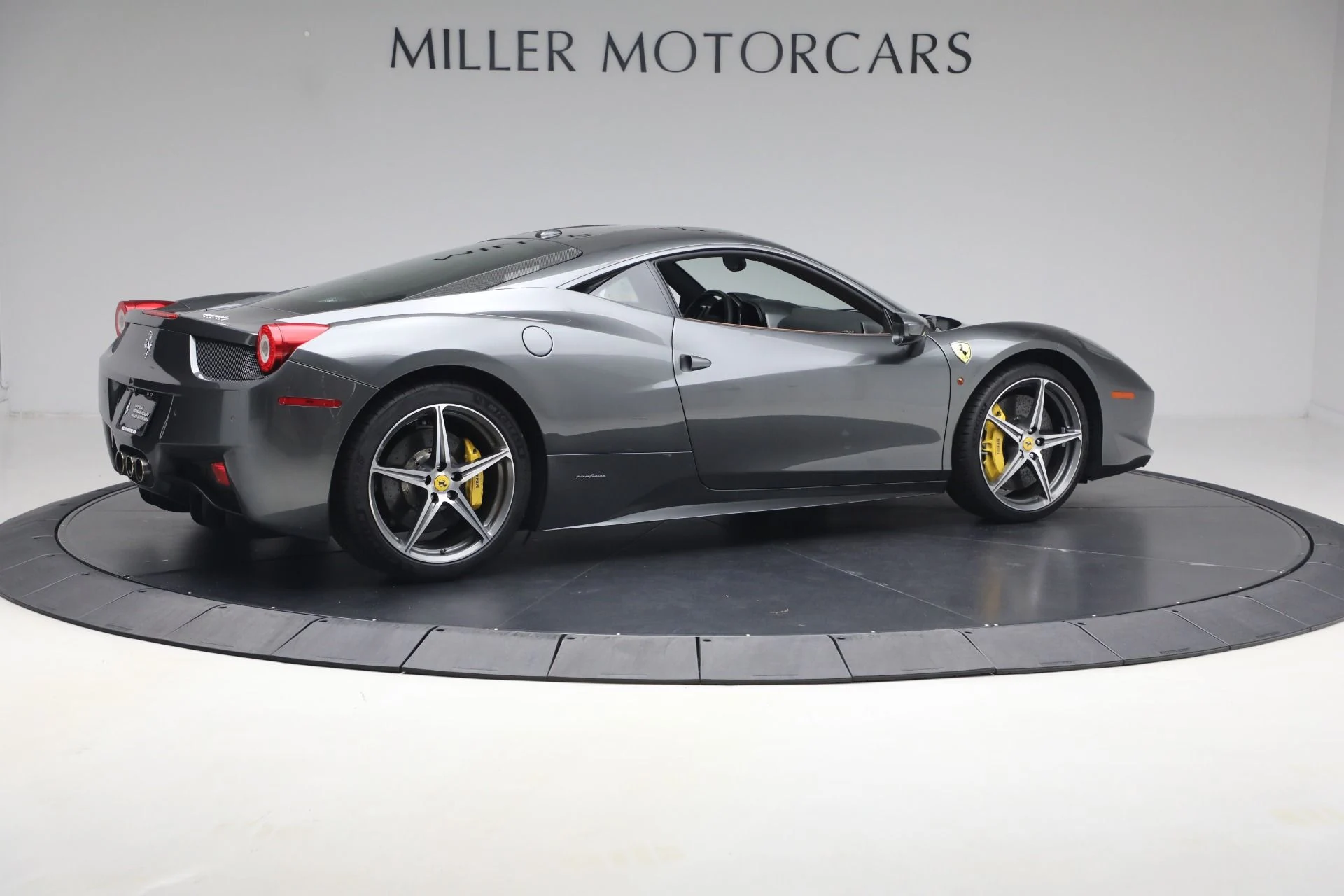 mph007_3756889258_Used_2012_Ferrari_458_Italia_1781555237_9e349e3878