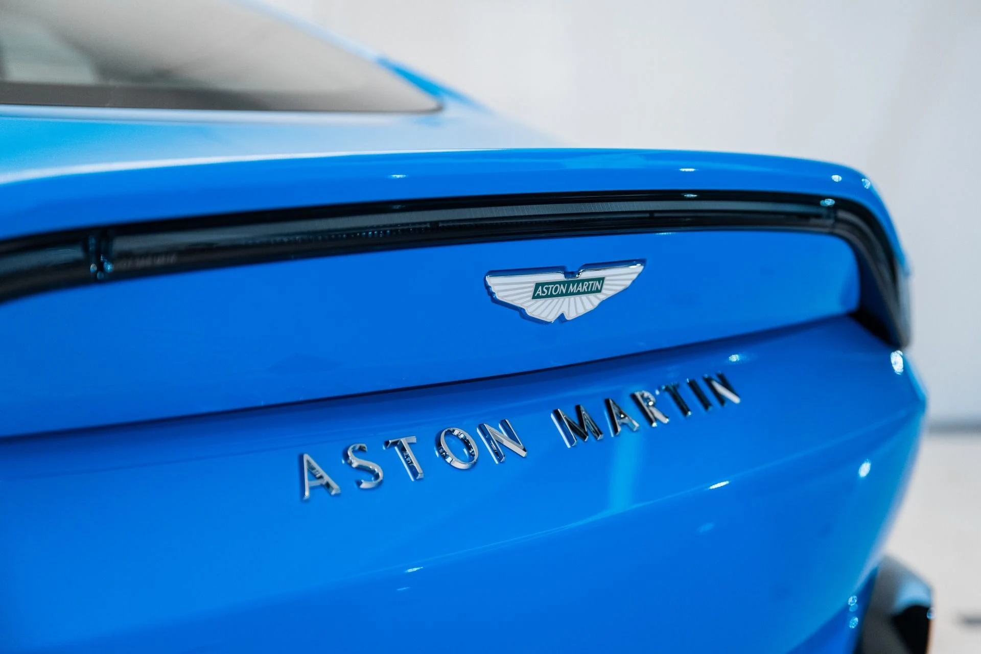 mph007_3758878080_New_2025_Aston_Martin_Vantage_Coupe_1737041109_3175b5f0b2