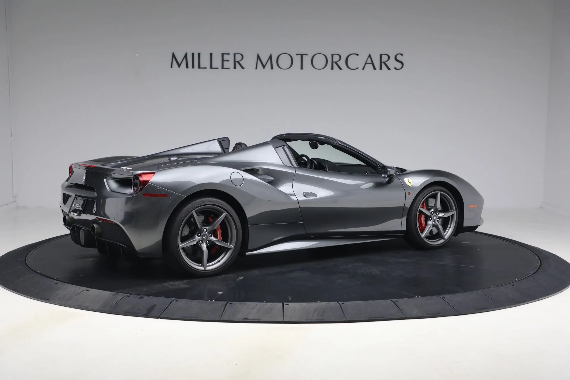 mph007_3764203333_Used_2018_Ferrari_488_Spider_1774552215_960bde4f8e