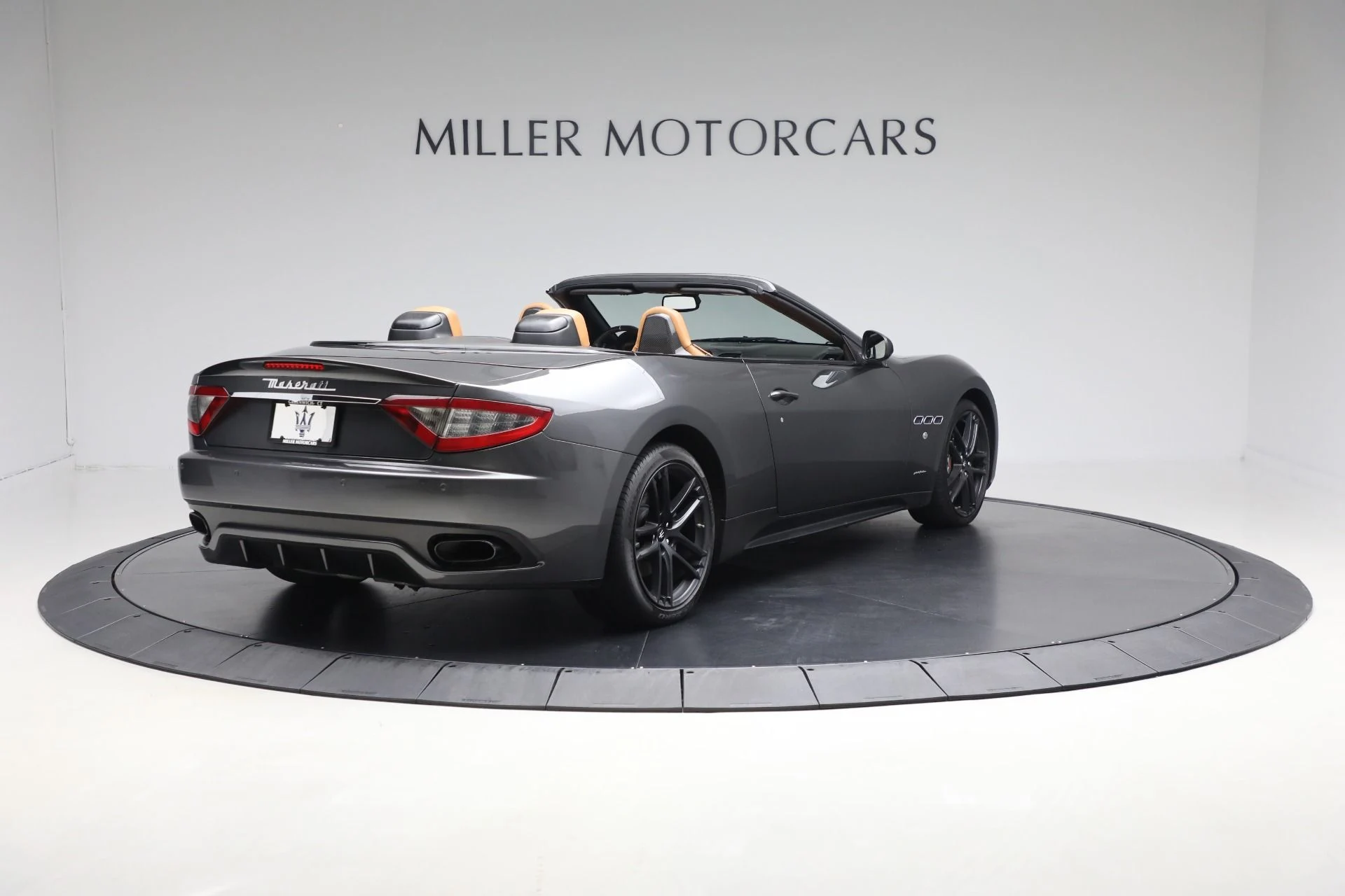 mph007_3775209883_Used_2015_Maserati_Gran_Turismo_ca39ab3869