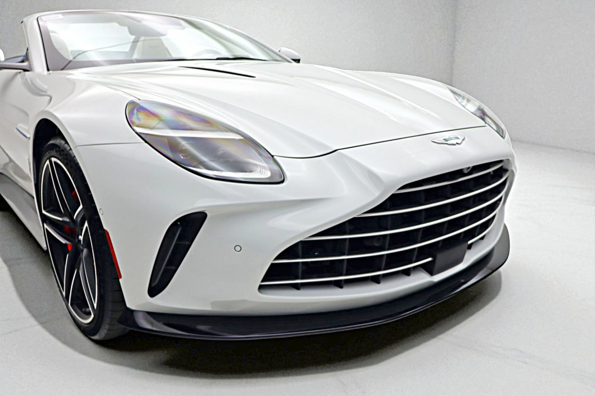 mph007_3775696163_New_2026_Aston_Martin_Vantage_Roadster_d65e97f11a