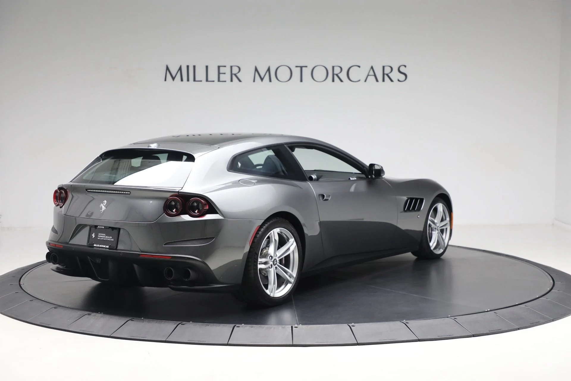 mph007_377639702_Used_2019_Ferrari_GTC_4_Lusso_1731632886_0f86bebfab