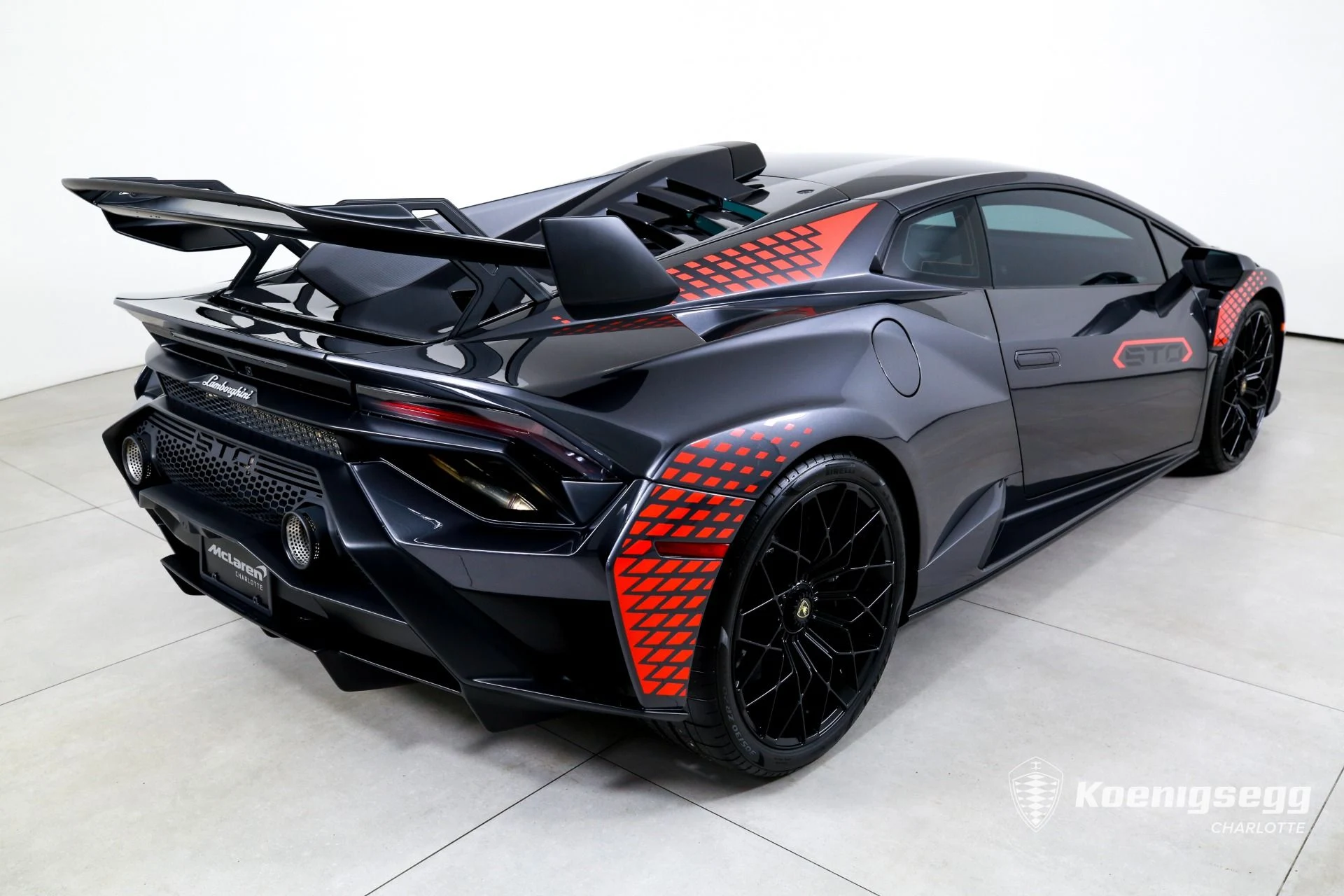 mph007_3800256125_Used_2022_Lamborghini_Huracan_STO_1761056337_be8a0c2742
