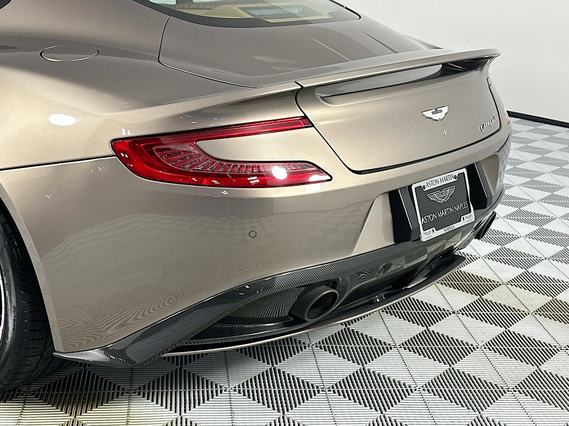 mph007_3806224053_8_b321cf225d