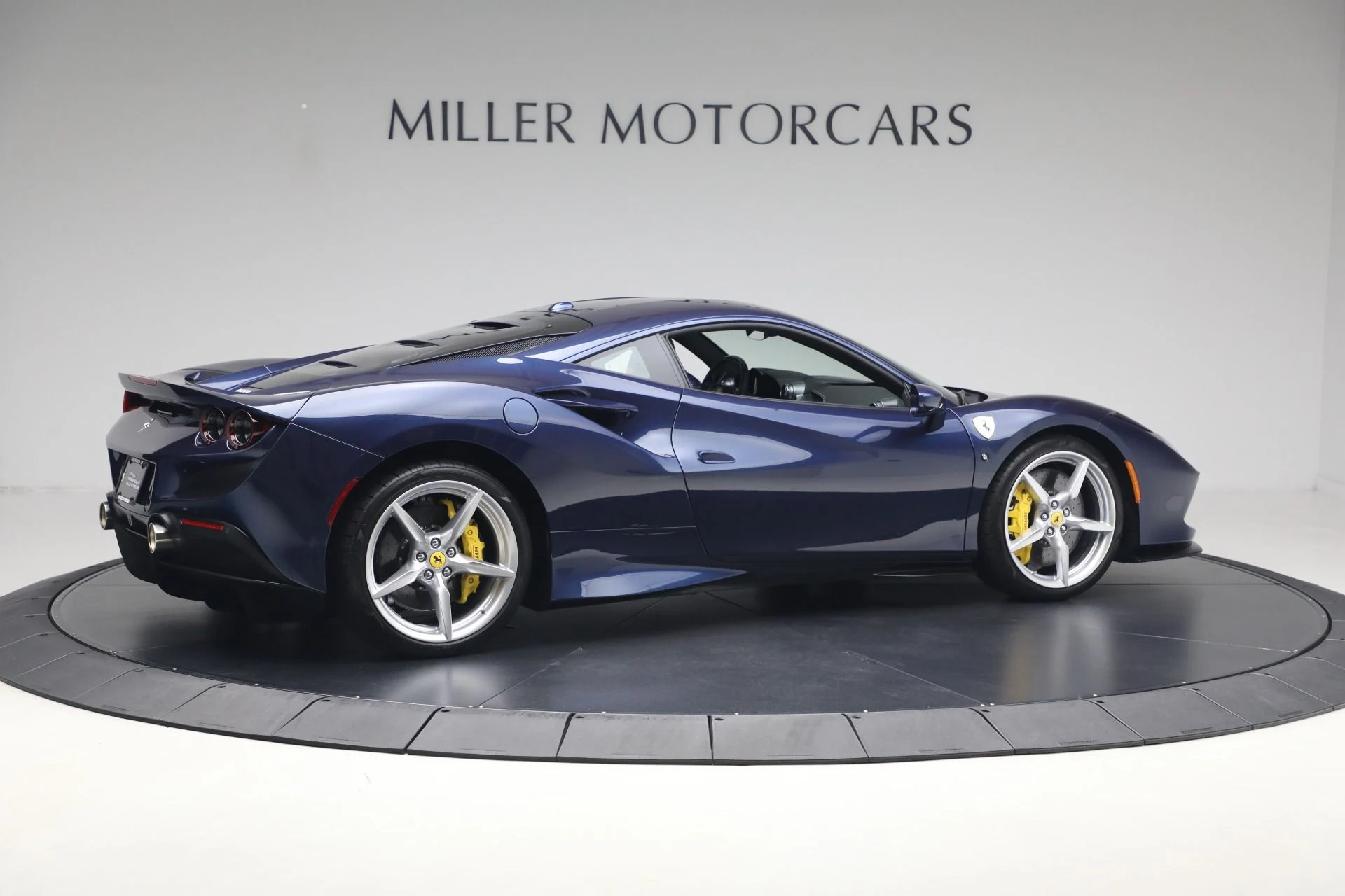 mph007_3815688075_Used_2022_Ferrari_F8_Tributo_1778862523_7e0a25883e