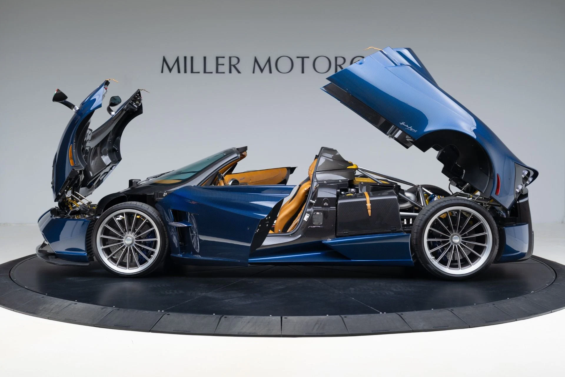 mph007_3815733509_Used_2017_Pagani_Huayra_Roadster_1775067989_3125b2963a