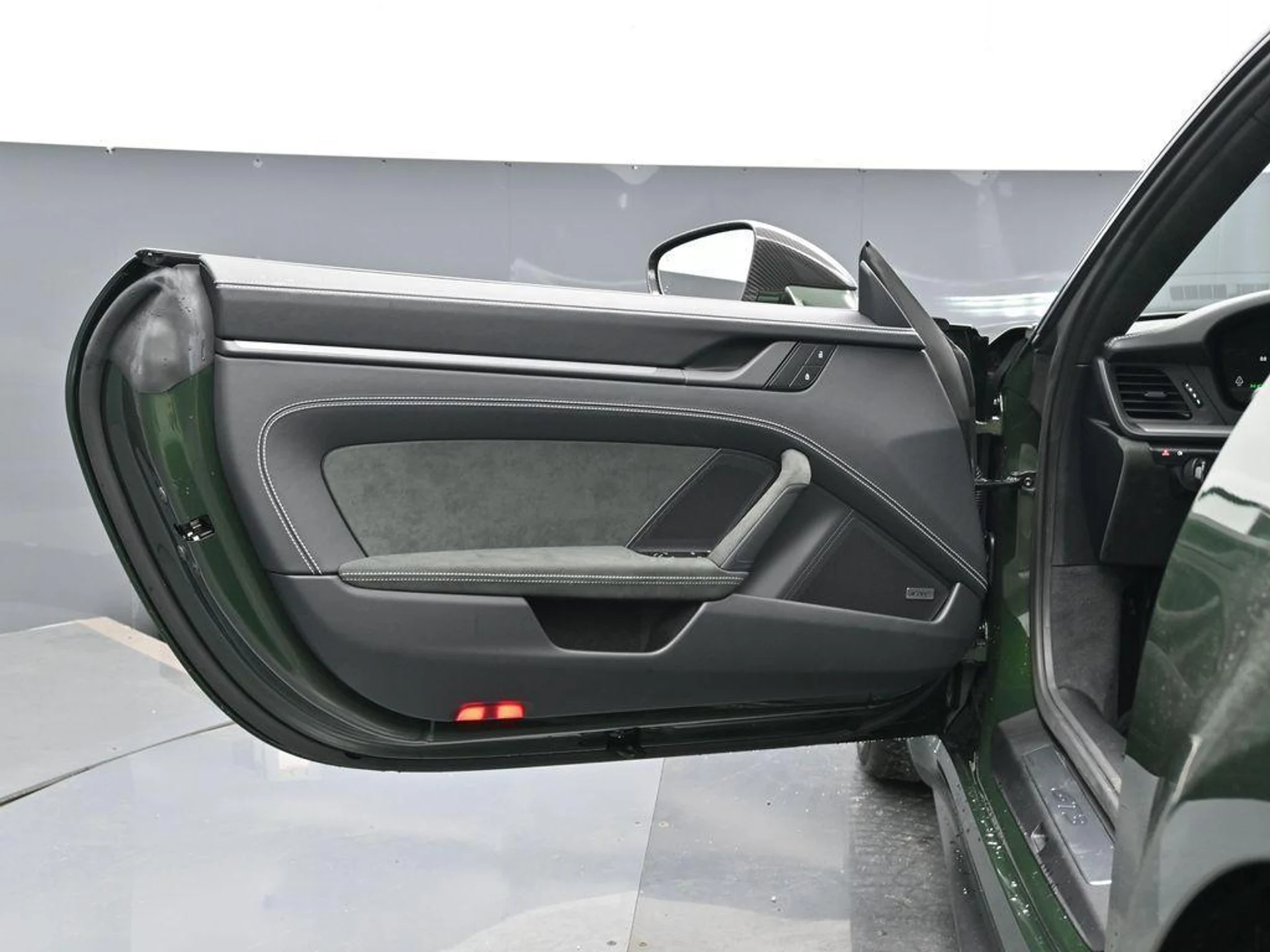 mph007_3824276766_xbi_Qzbo_BC_Hy_GH_9e55y_W_Xt_LN_5a4_A_ddade55165