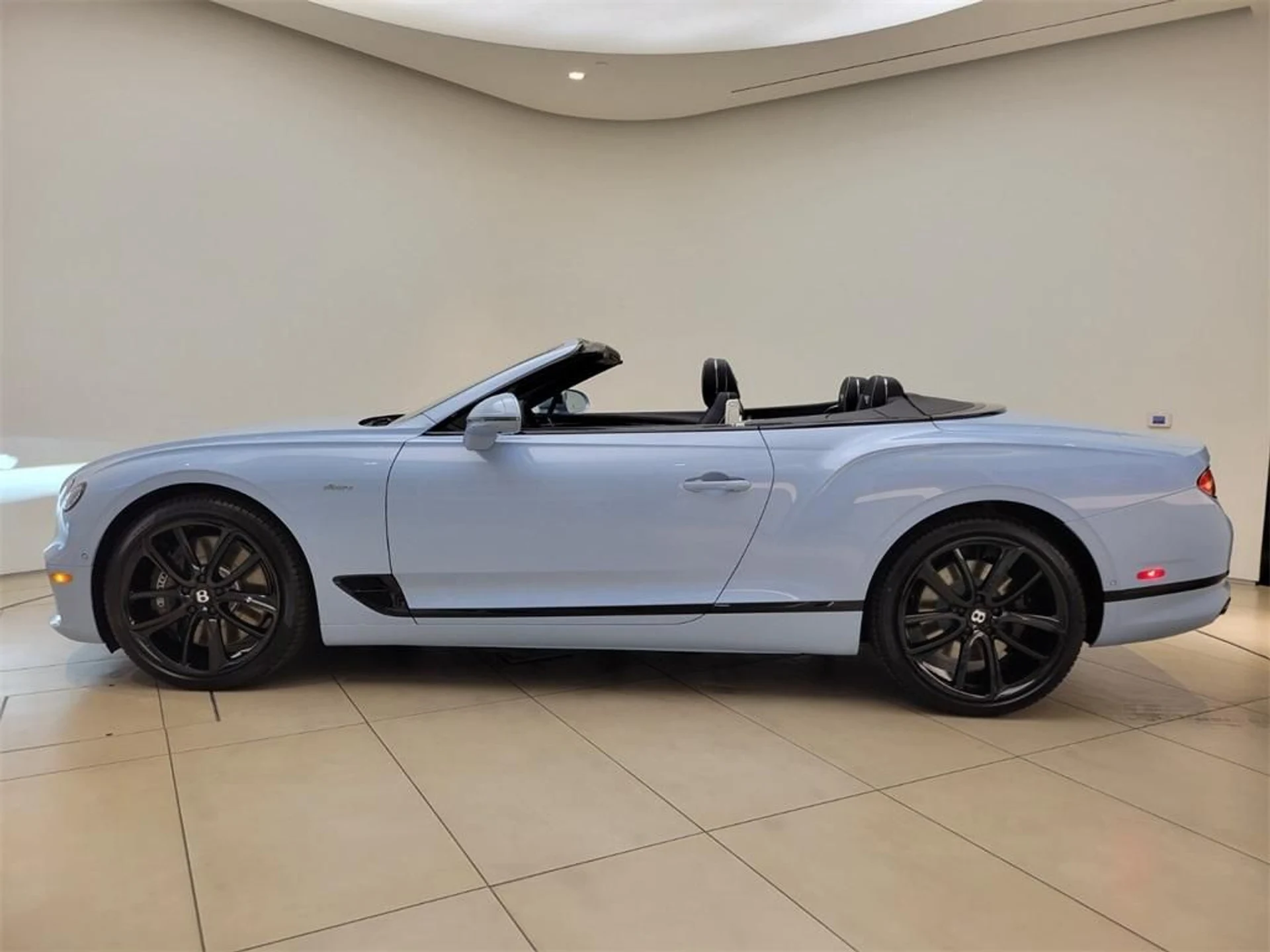 mph007_3825656327_Used_2023_Bentley_Continental_GT_V8_1715721738_f78d239a97