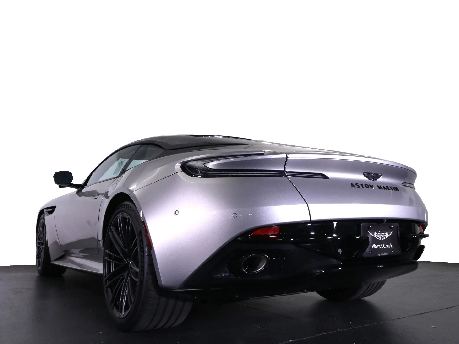 mph007_3829609064_New_2025_Aston_Martin_DB_12_1758482446_770b1f93b6