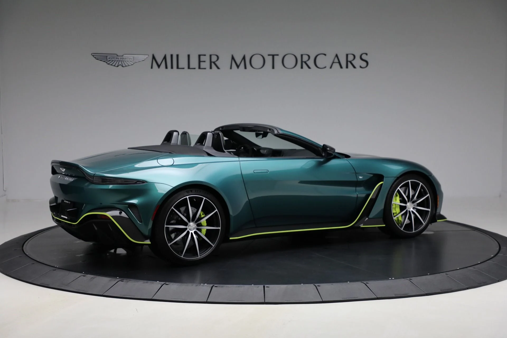 mph007_3830937045_Used_2023_Aston_Martin_Vantage_V12_3bca6a0582