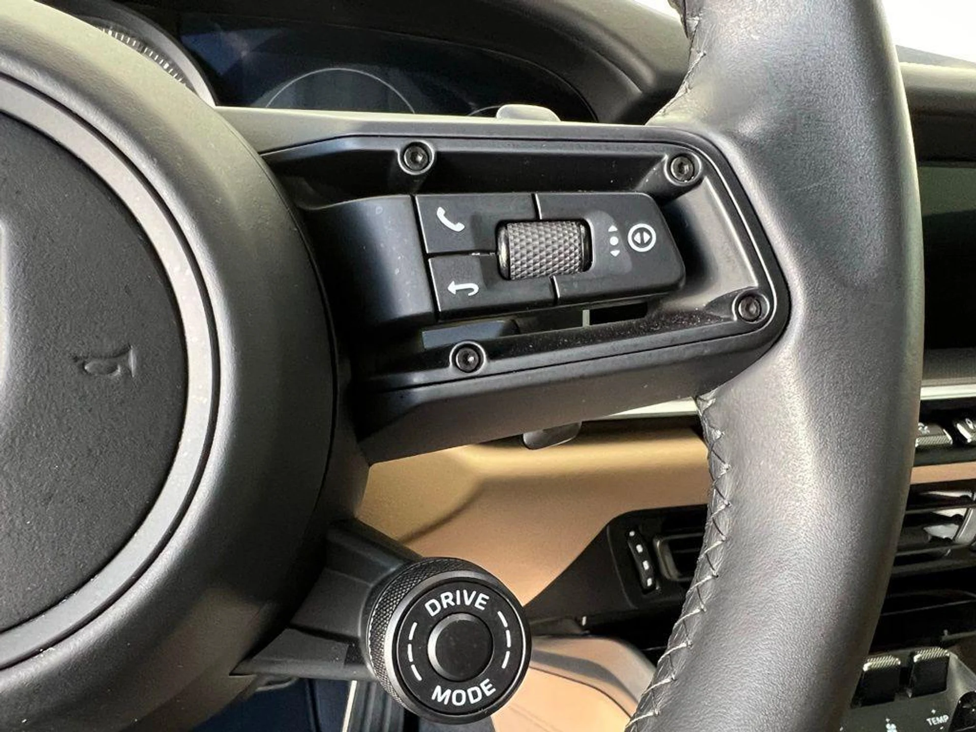 mph007_3844967276_B_Vw_X2q_J_Gk_FR_He_Zmk8uy_LX_3i52xg_4025aa2d8c