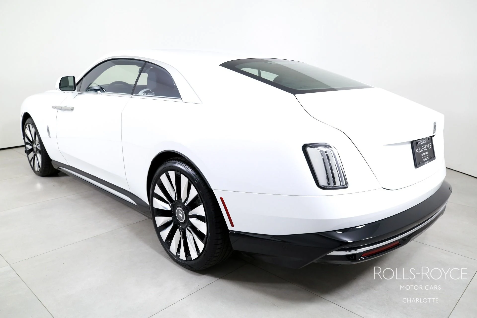mph007_3847756575_Used_2025_Rolls_Royce_Spectre_1781797119_3a4ff3569a