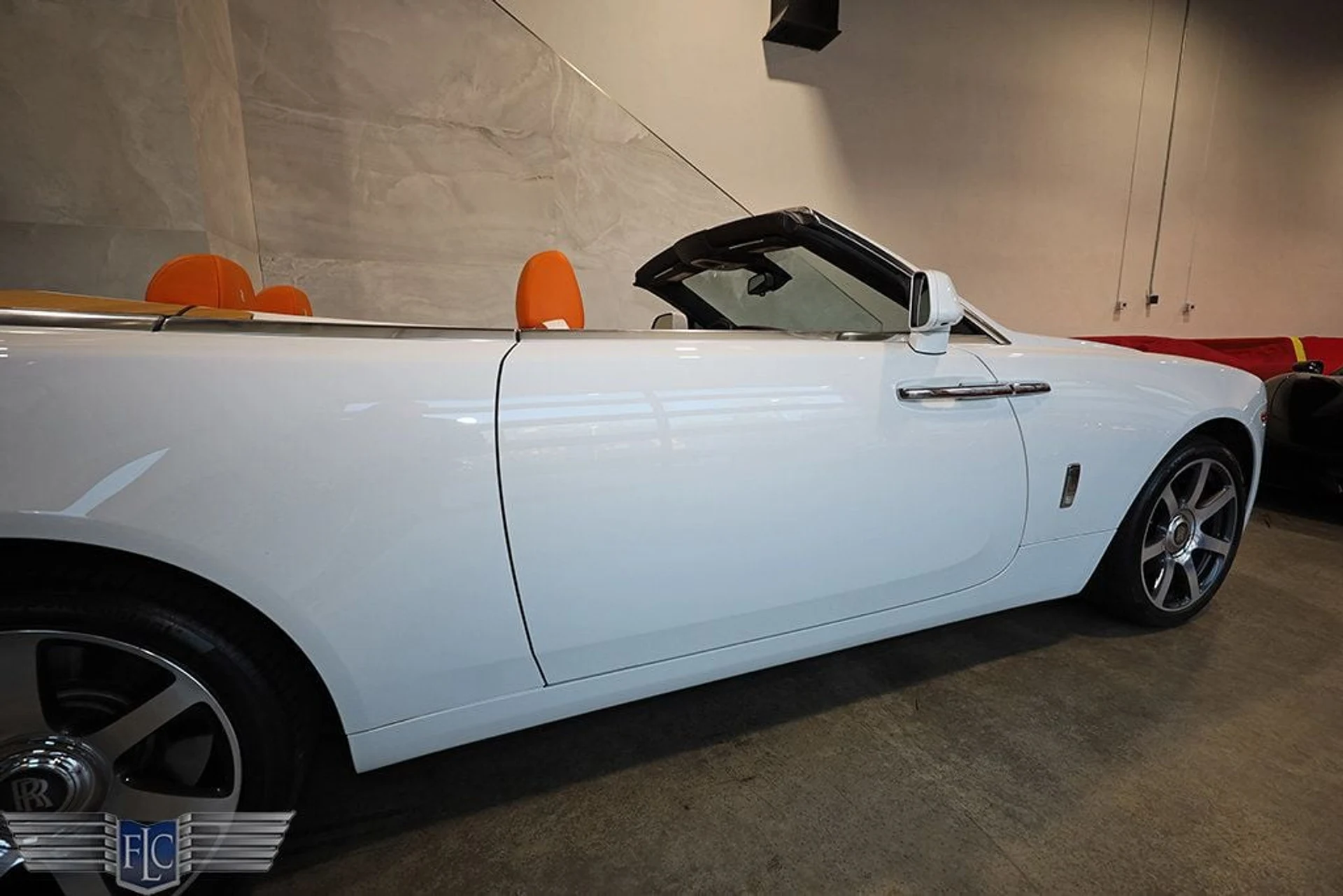 mph007_384831639_used_2017_rolls_royce_dawn_convertible_9689_23041760_8_1024_549711bbe4