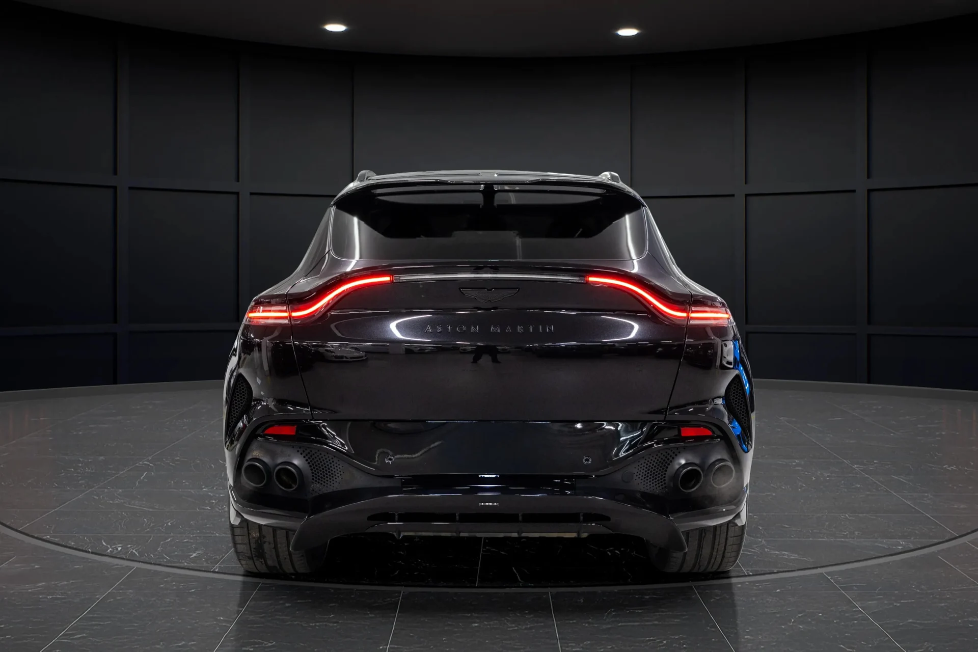 mph007_3857631449_f18b21a0_44d5_4bfb_8b67_d804de4f8ce9_202320_Aston20_Martin20_DBX_207072028_SD_7_VUJBW_9_PTV_0613129_8_b46c05004b