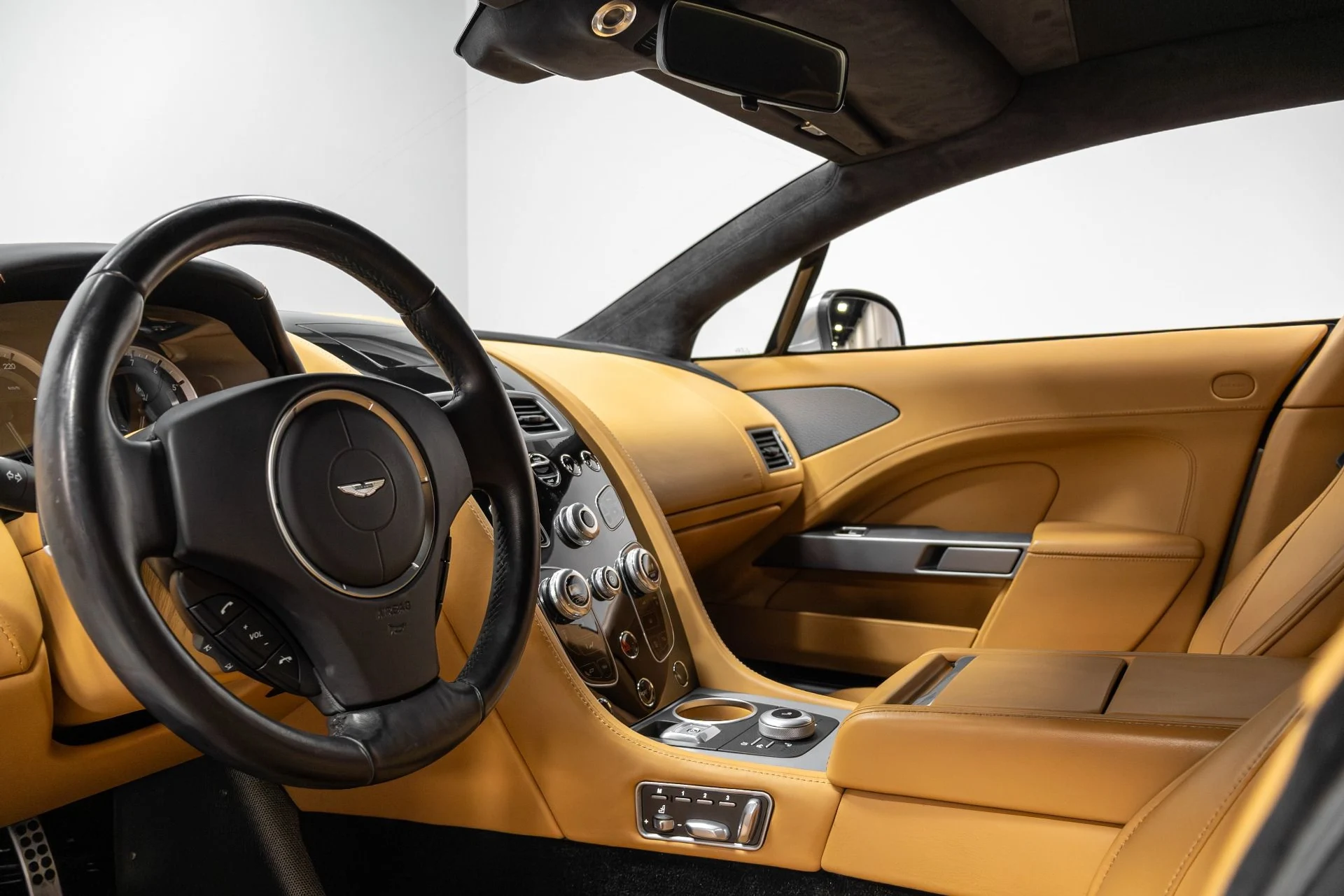 mph007_3860408737_Used_2016_Aston_Martin_Rapide_S_1767648441_96dab70734