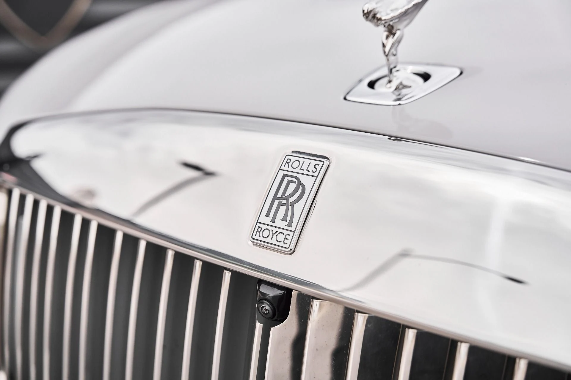 mph007_3882220088_Used_2025_Rolls_Royce_Spectre_Base_1775928248_314a2f02d9