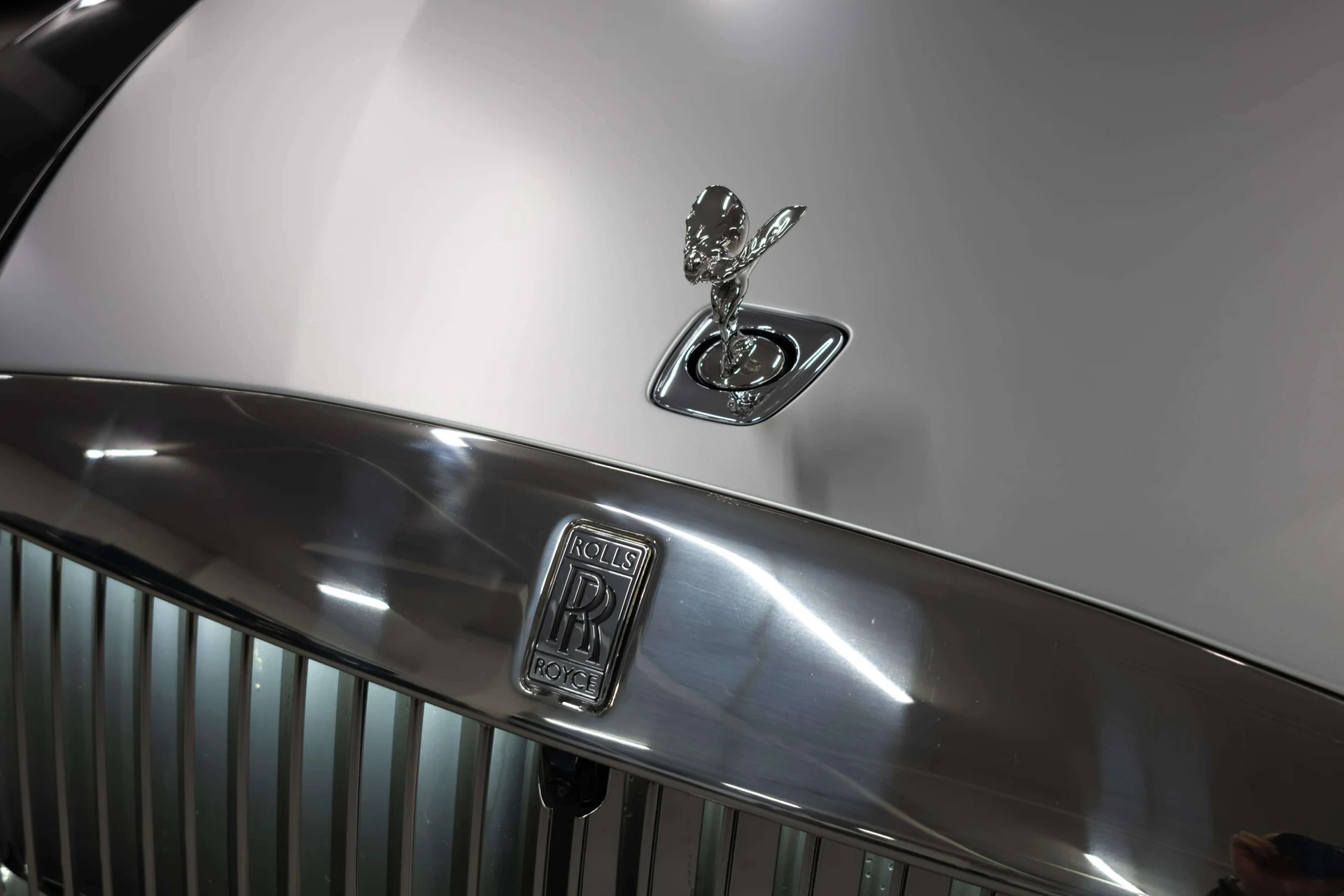 mph007_3885107441_0f83b64e_b89f_4a6a_8794_8a32ba89becf_202420_Rolls_Royce20_Spectre2028_SCATK_2_C04_RU_22313629_5_01aa91f633