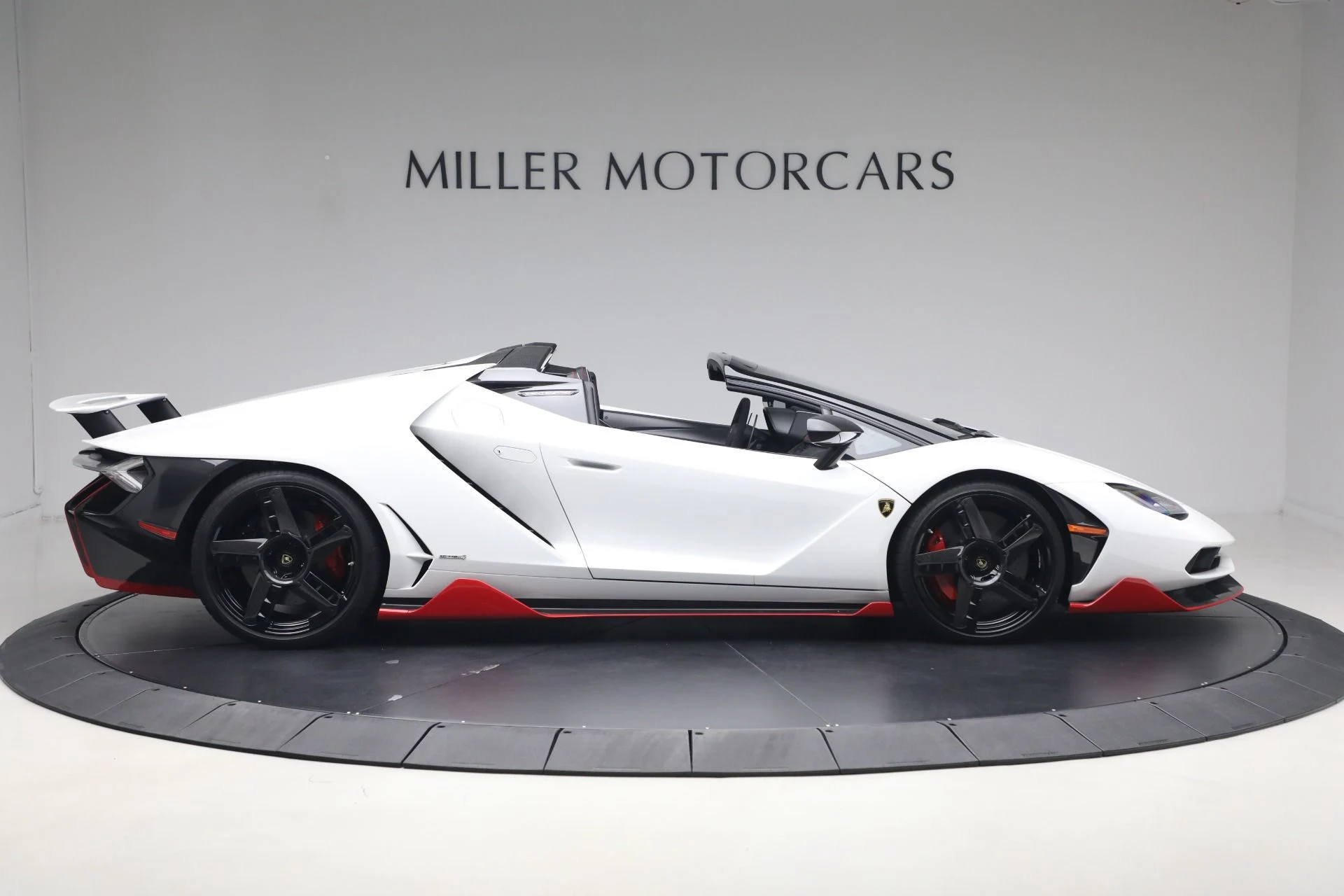 mph007_3885173072_Used_2017_Lamborghini_Centenario_Roadster_1778176880_d73c0853aa