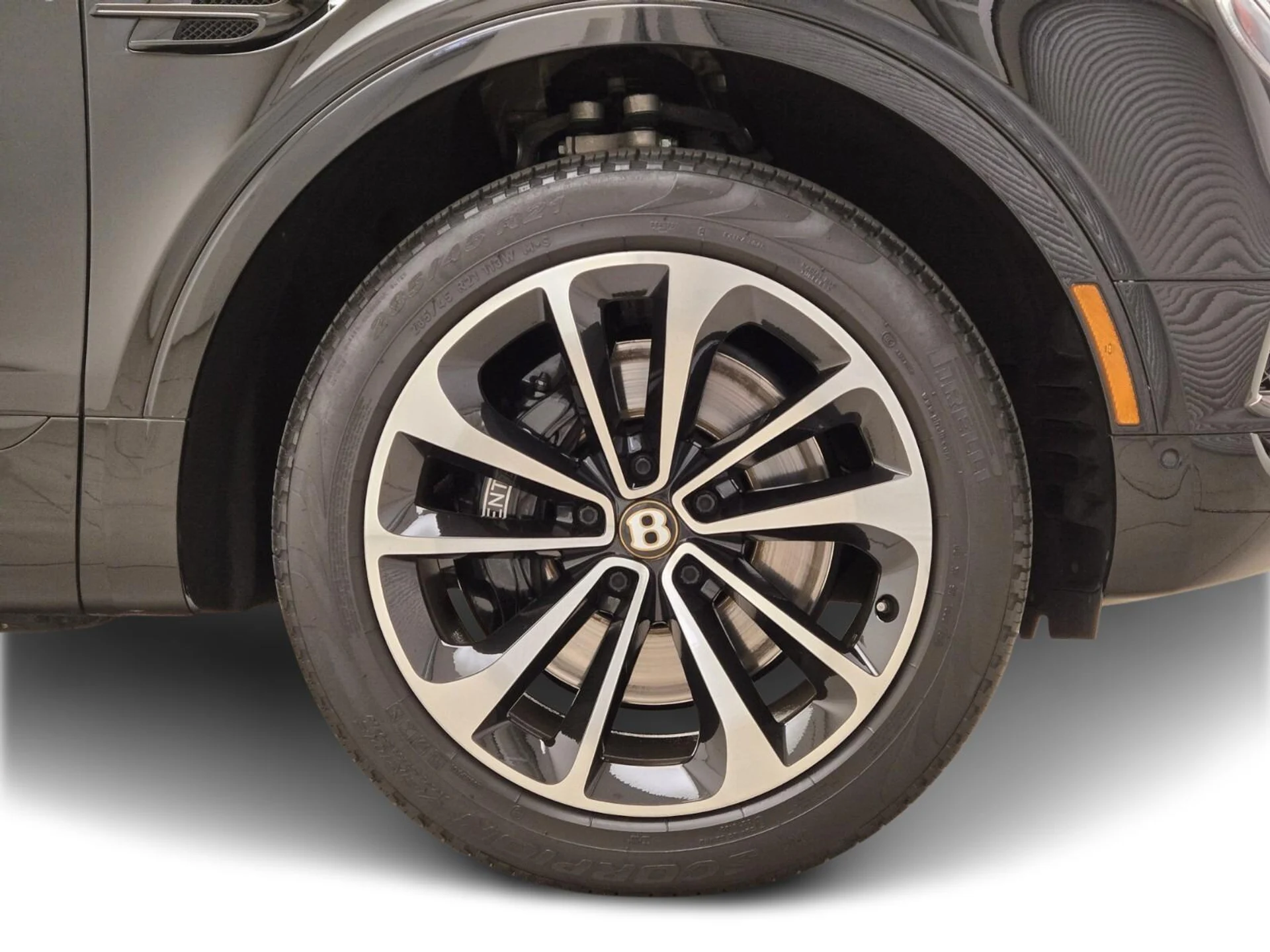 mph007_3888922465_Used_2019_Bentley_Bentayga_V8_1769237257_1040eba2ac