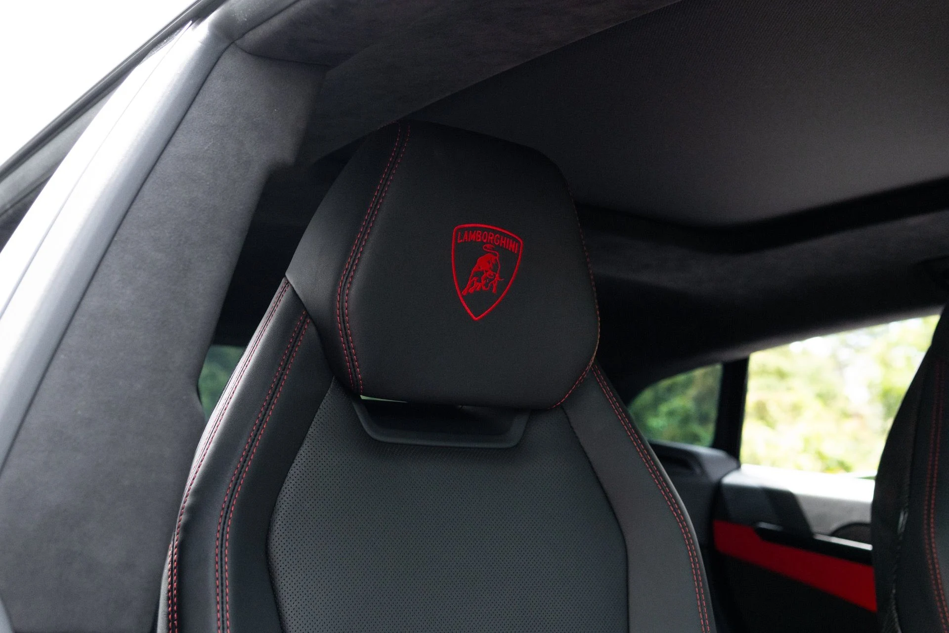 mph007_3898020773_Used_2022_Lamborghini_Urus_1773951394_6ca6a0bfab