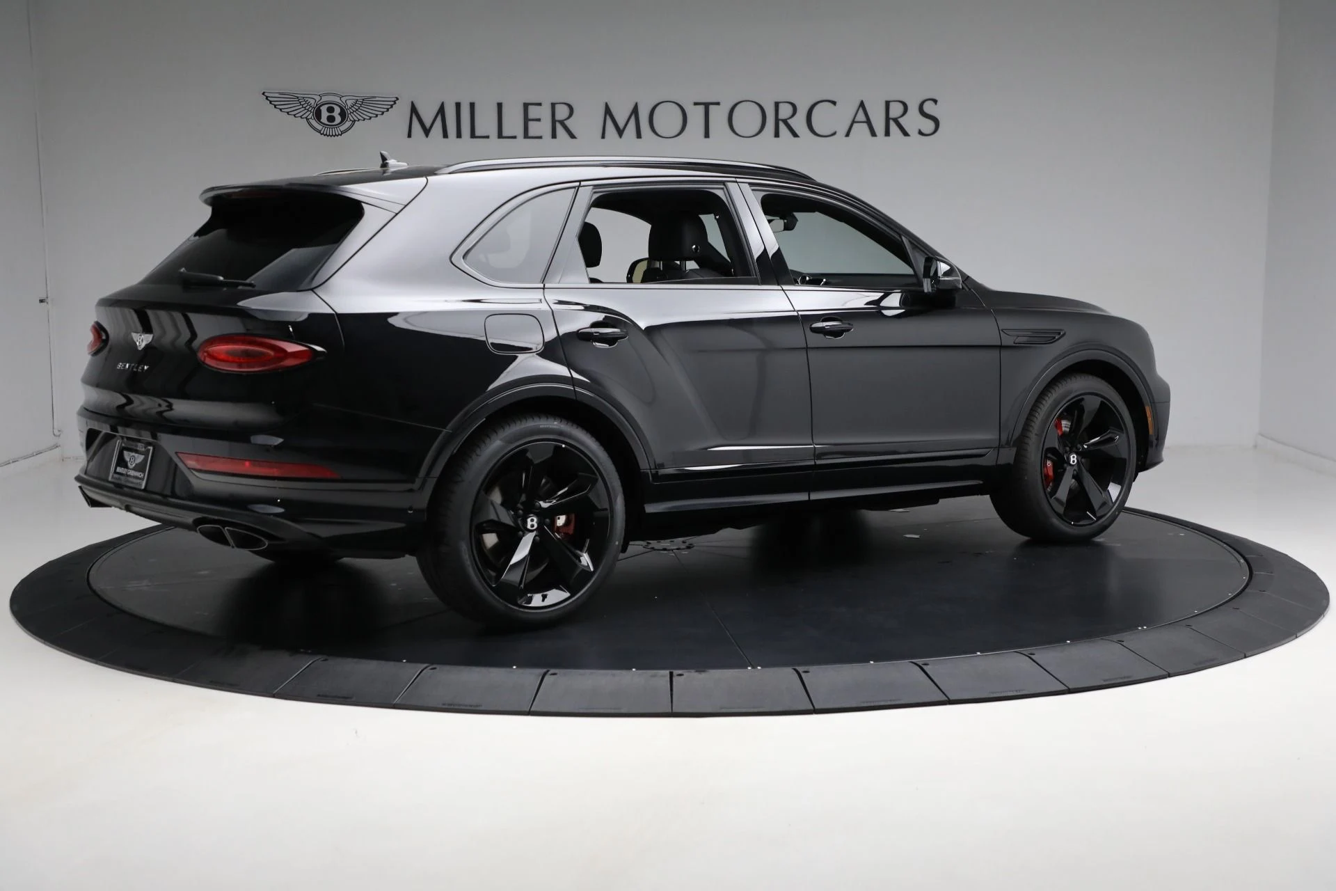 mph007_3901018179_Used_2024_Bentley_Bentayga_V8_7204eaf8cd