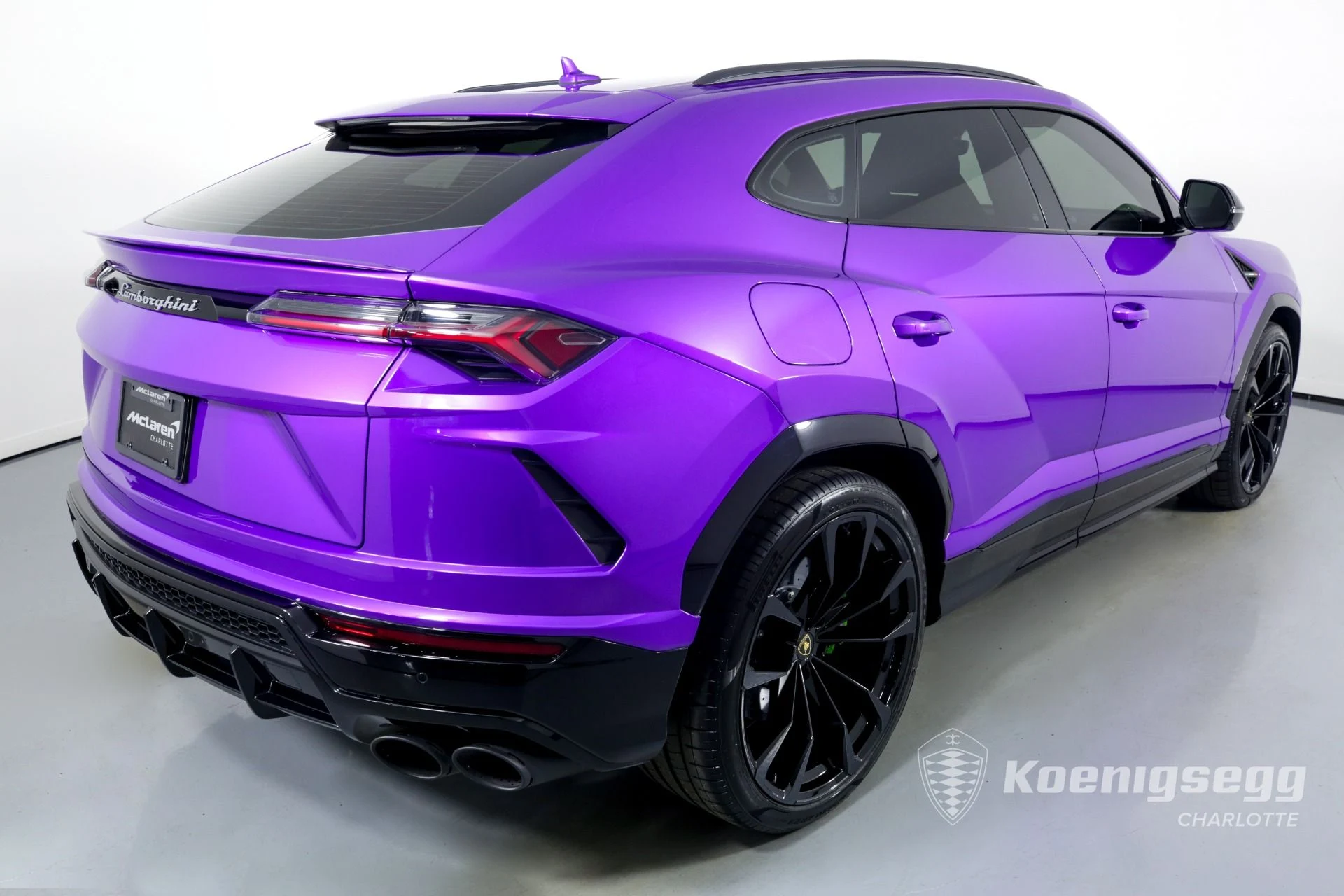 mph007_3928685298_Used_2022_Lamborghini_Urus_1671738145_4ad939e386