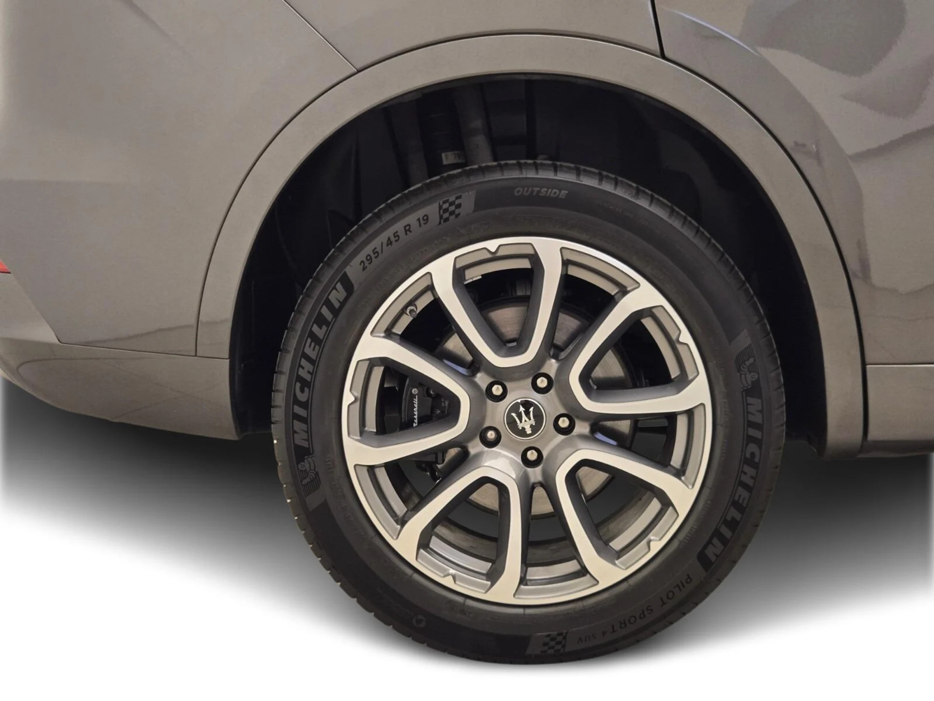 mph007_3940179241_Used_2021_Maserati_Levante_S_1768891442_83cd26266a