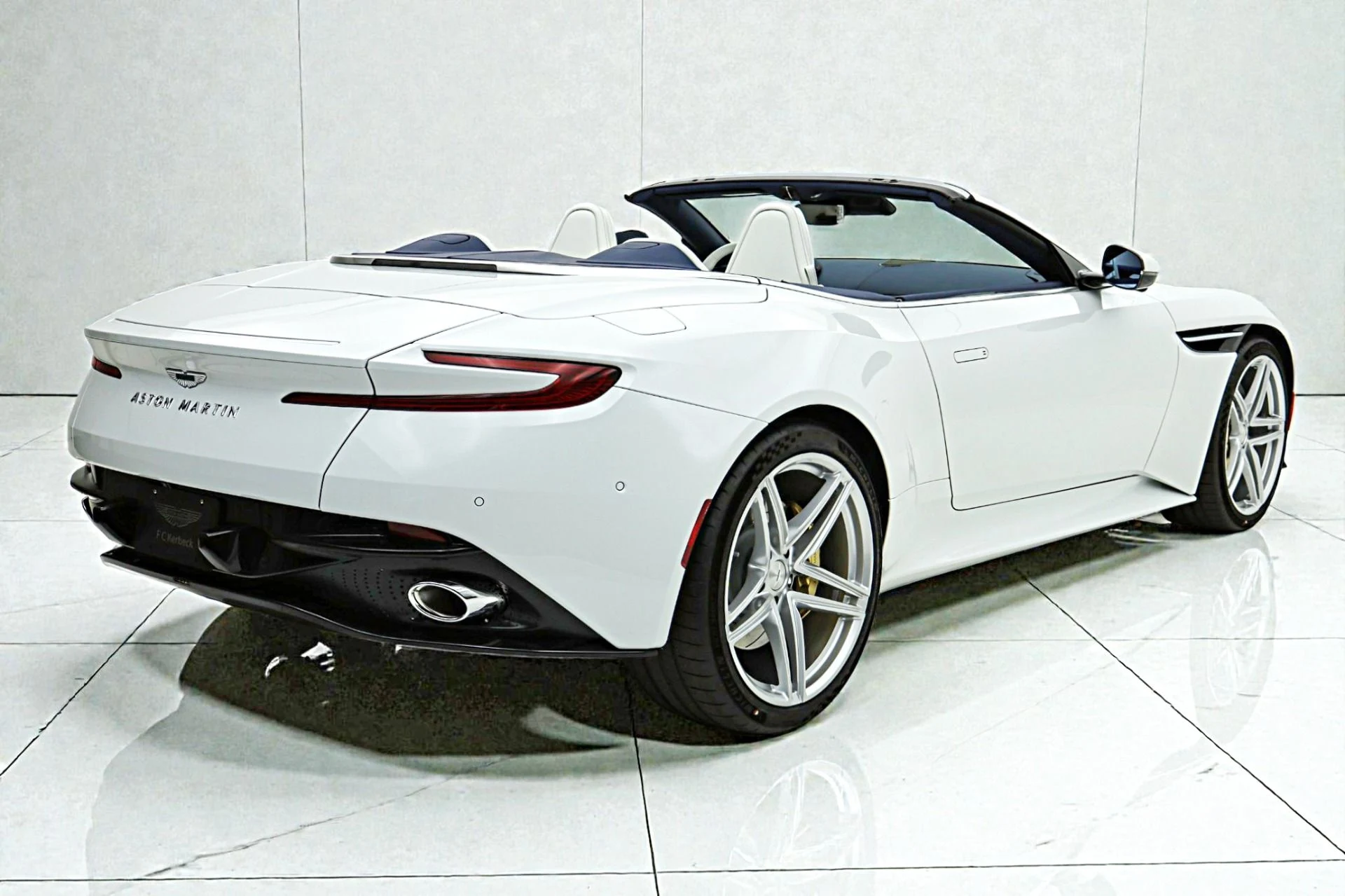 mph007_394393249_Used_2026_Aston_Martin_DB_12_Volante_3f57e867ad