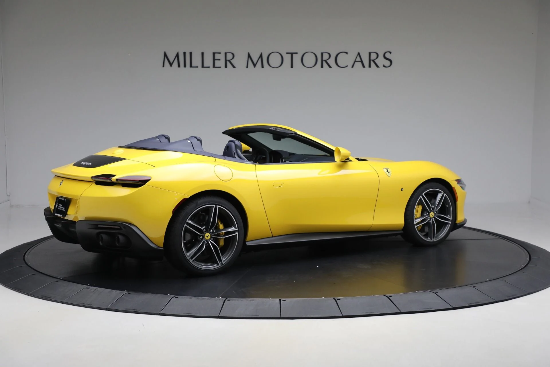 mph007_395597273_Used_2025_Ferrari_Roma_Spider_1758310814_4c783073bb