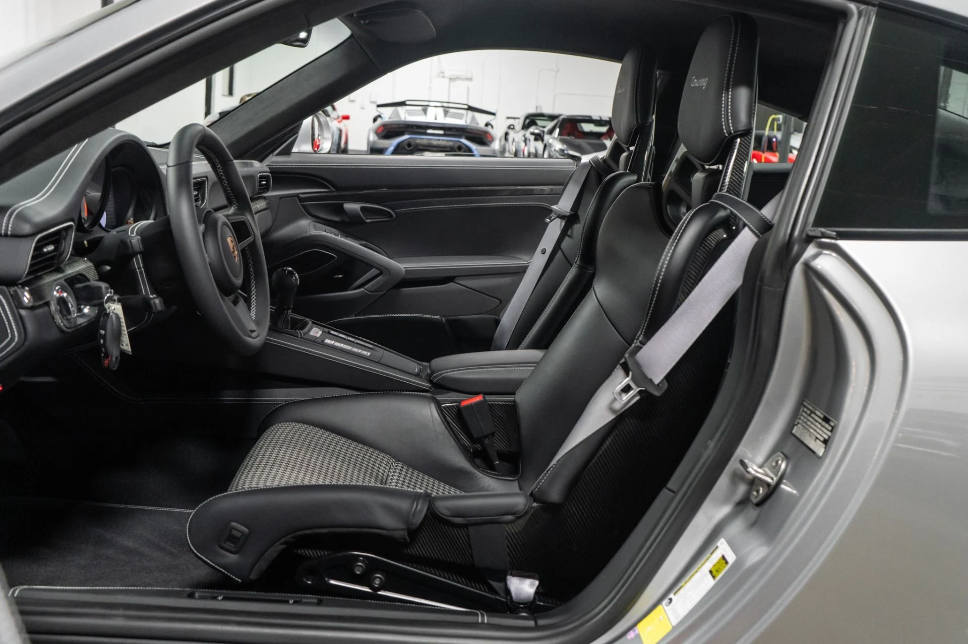 mph007_3974539570_Used_2018_Porsche_911_GT_3_Touring_1756161352_8454d3222a