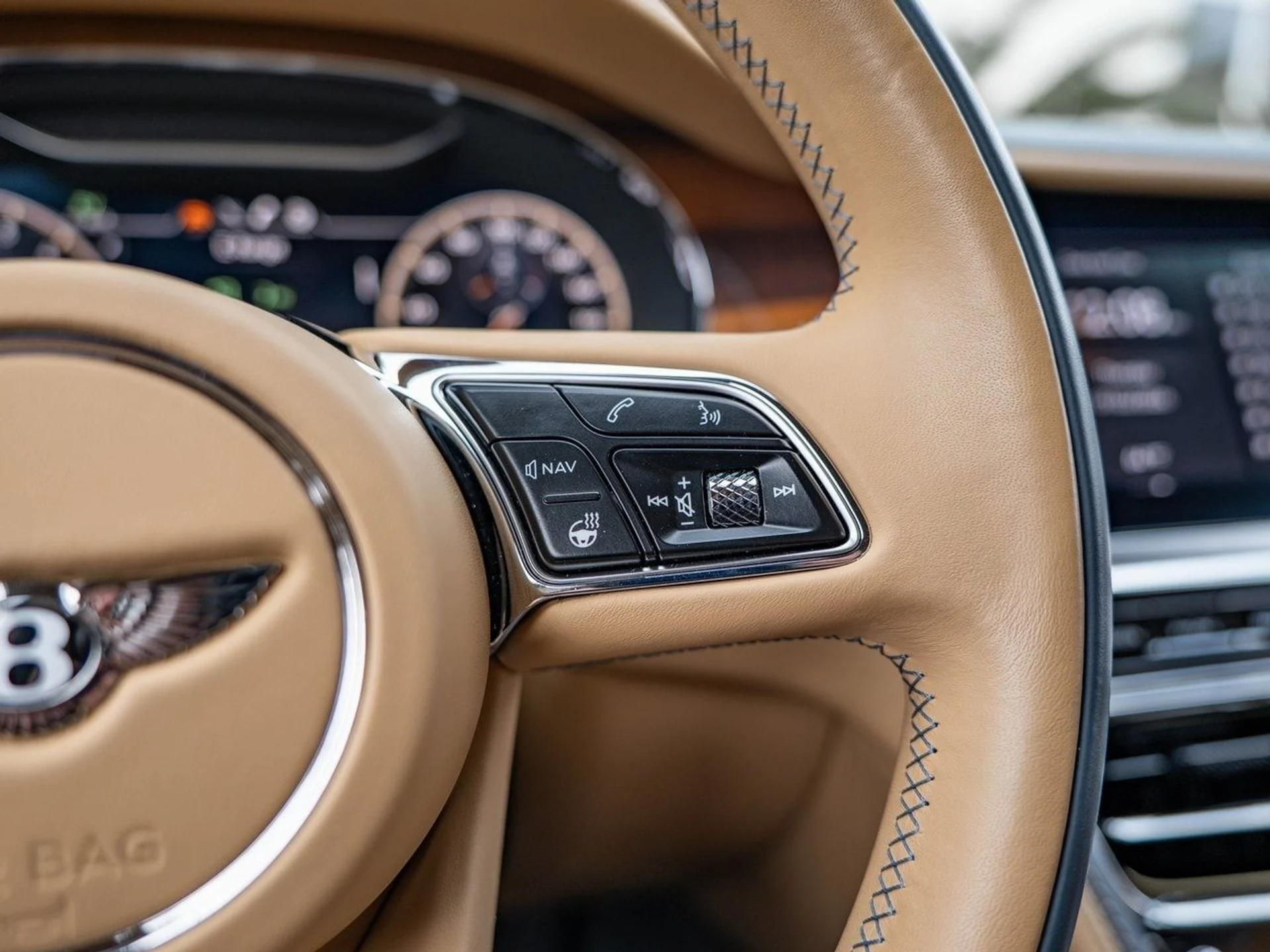 mph007_3980253943_2d3831fcc921c70a9ce7f545f4d38b05x_aa61ad5b23