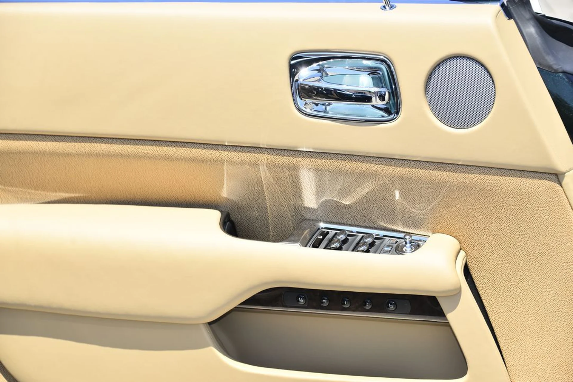 mph007_3984103488_7ac055c05e2513977e9c03524194692fx_d06335fb61