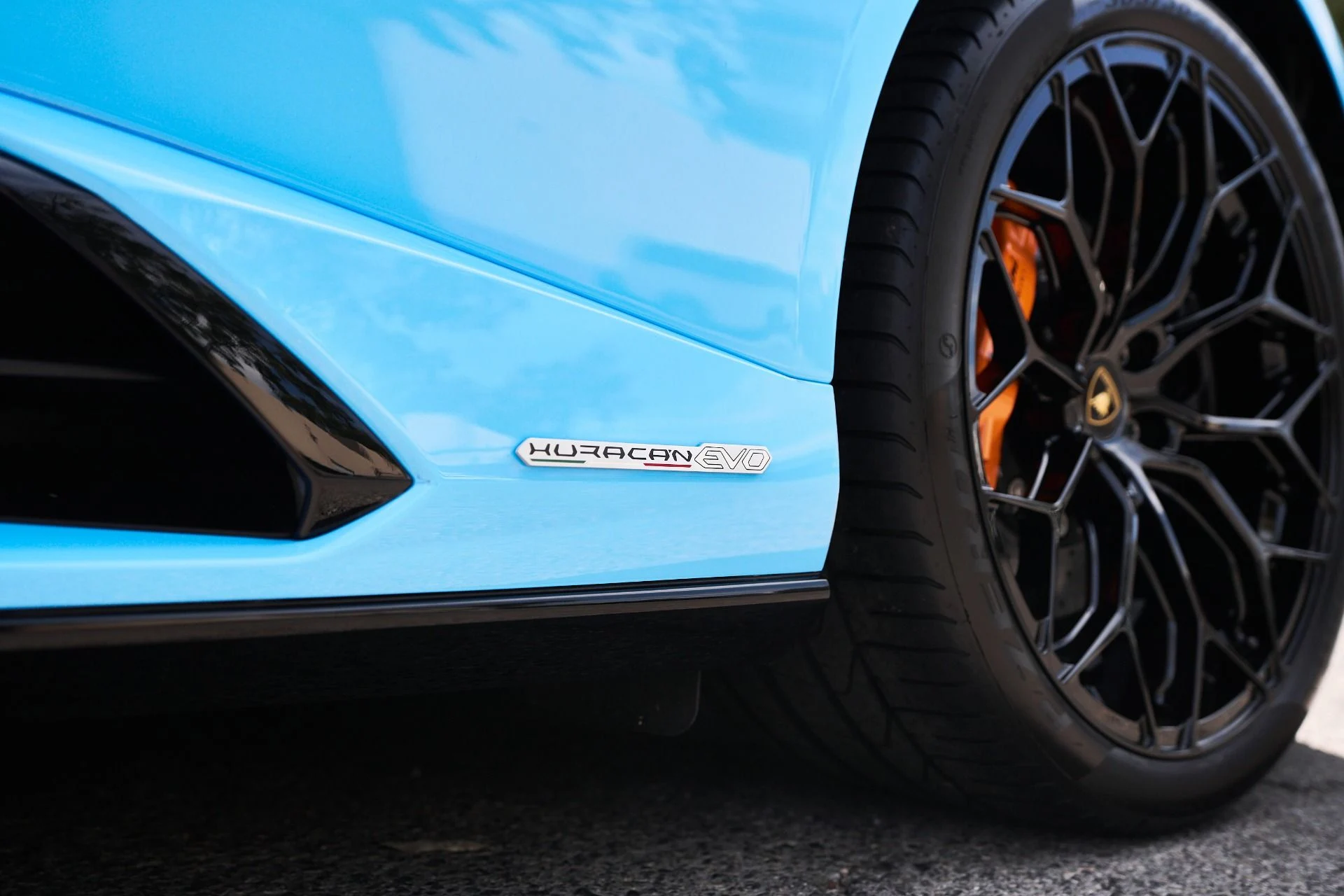 mph007_3991488450_Used_2022_Lamborghini_Huracan_EVO_Base_1755812444_2966255796
