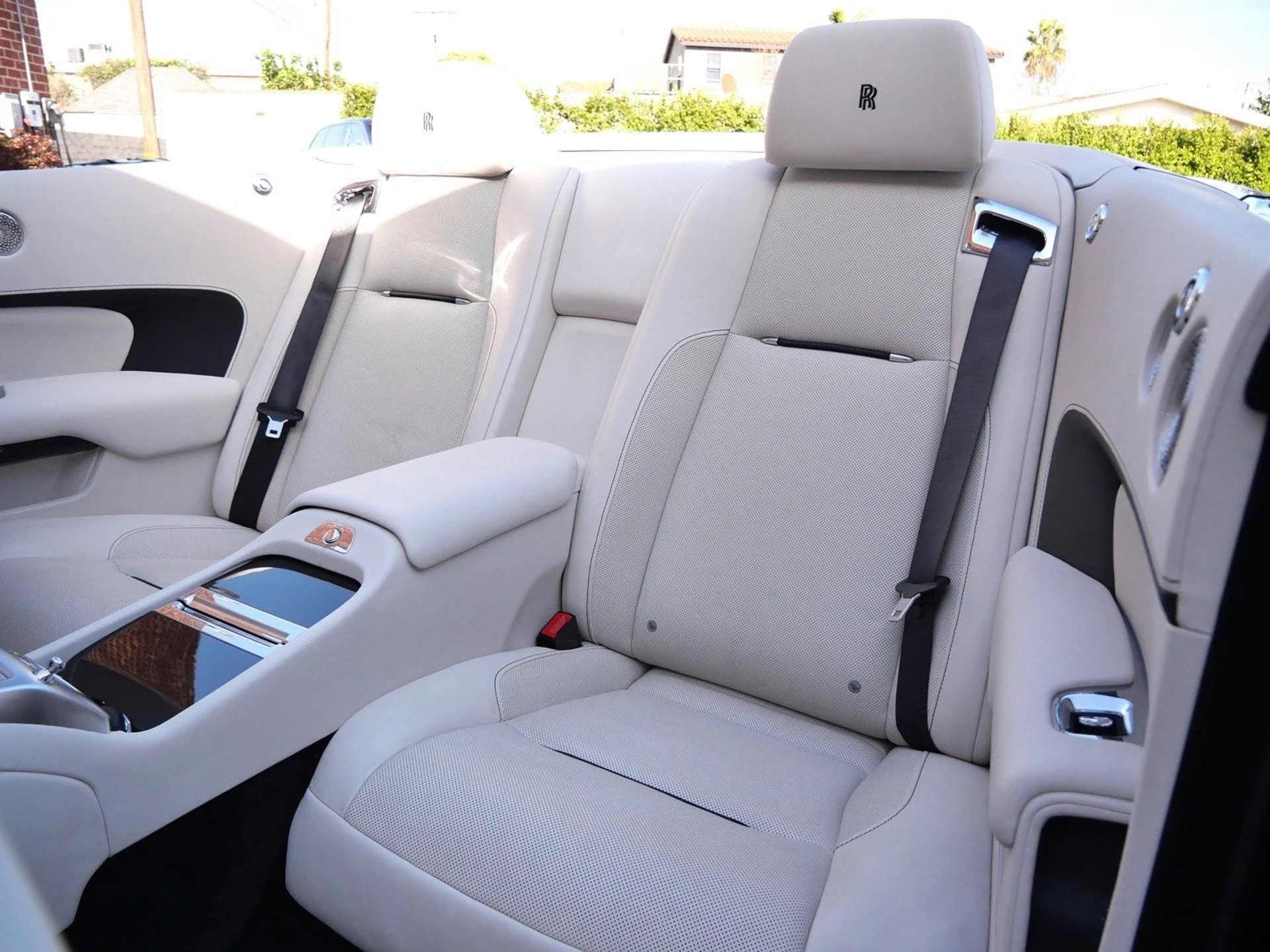 mph007_399339261_e641c54ca63376b48a2232870e83f71ax_1e5085d2e1