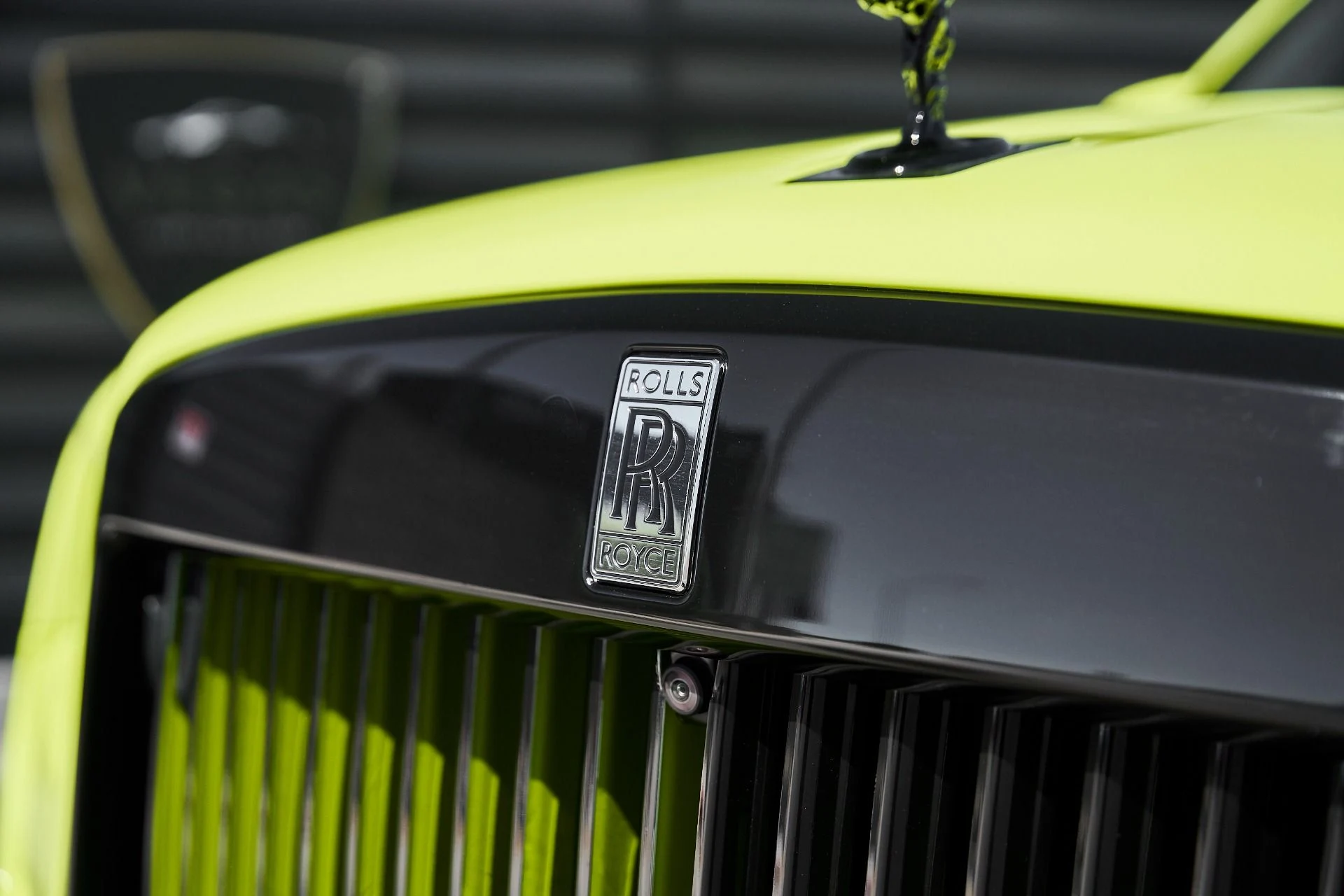 mph007_3996423192_Used_2024_Rolls_Royce_Cullinan_Base_1773162560_66f271ca84