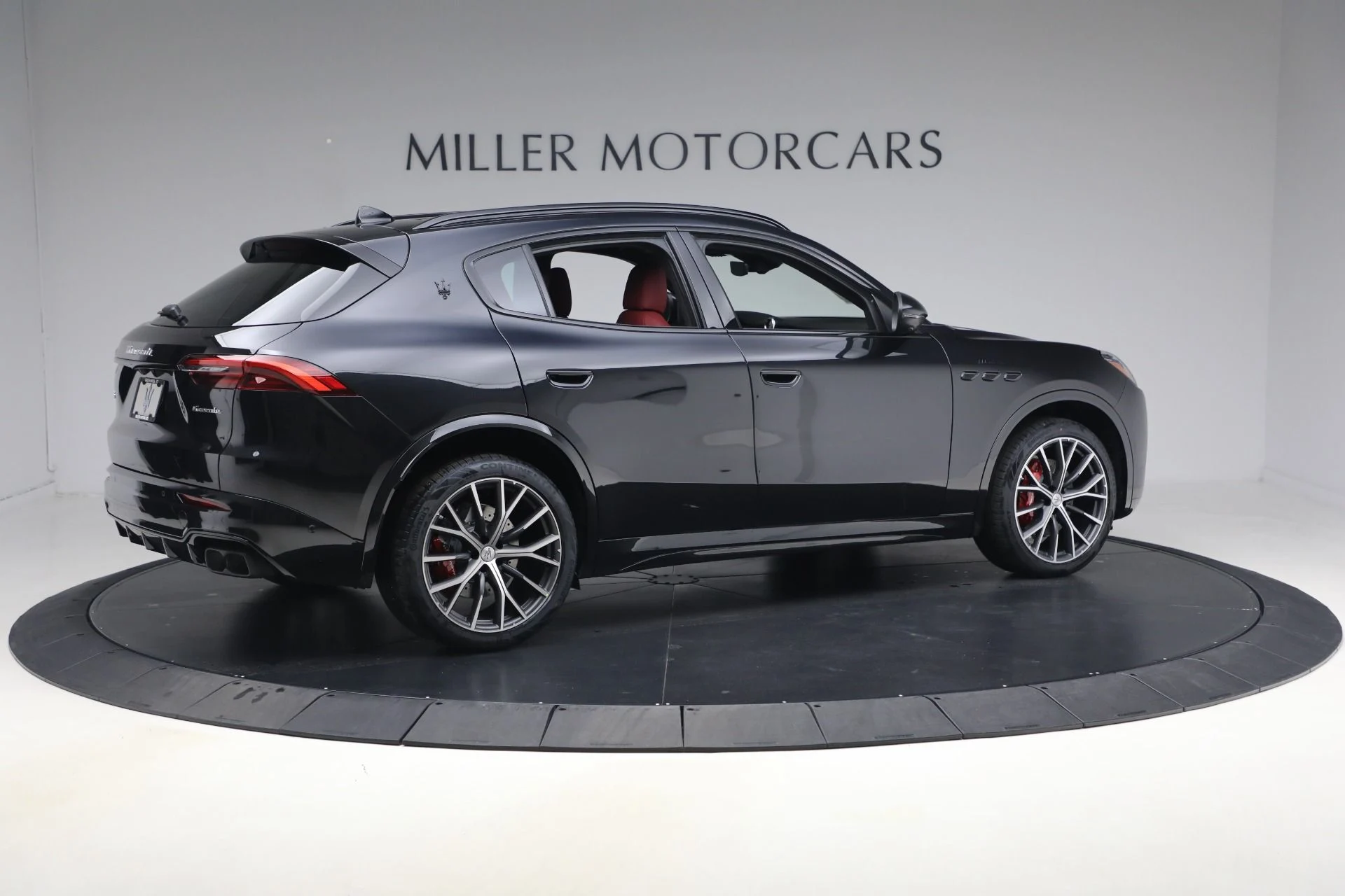 mph007_400556973_New_2026_Maserati_Grecale_Modena_1768925771_29ee3fe351