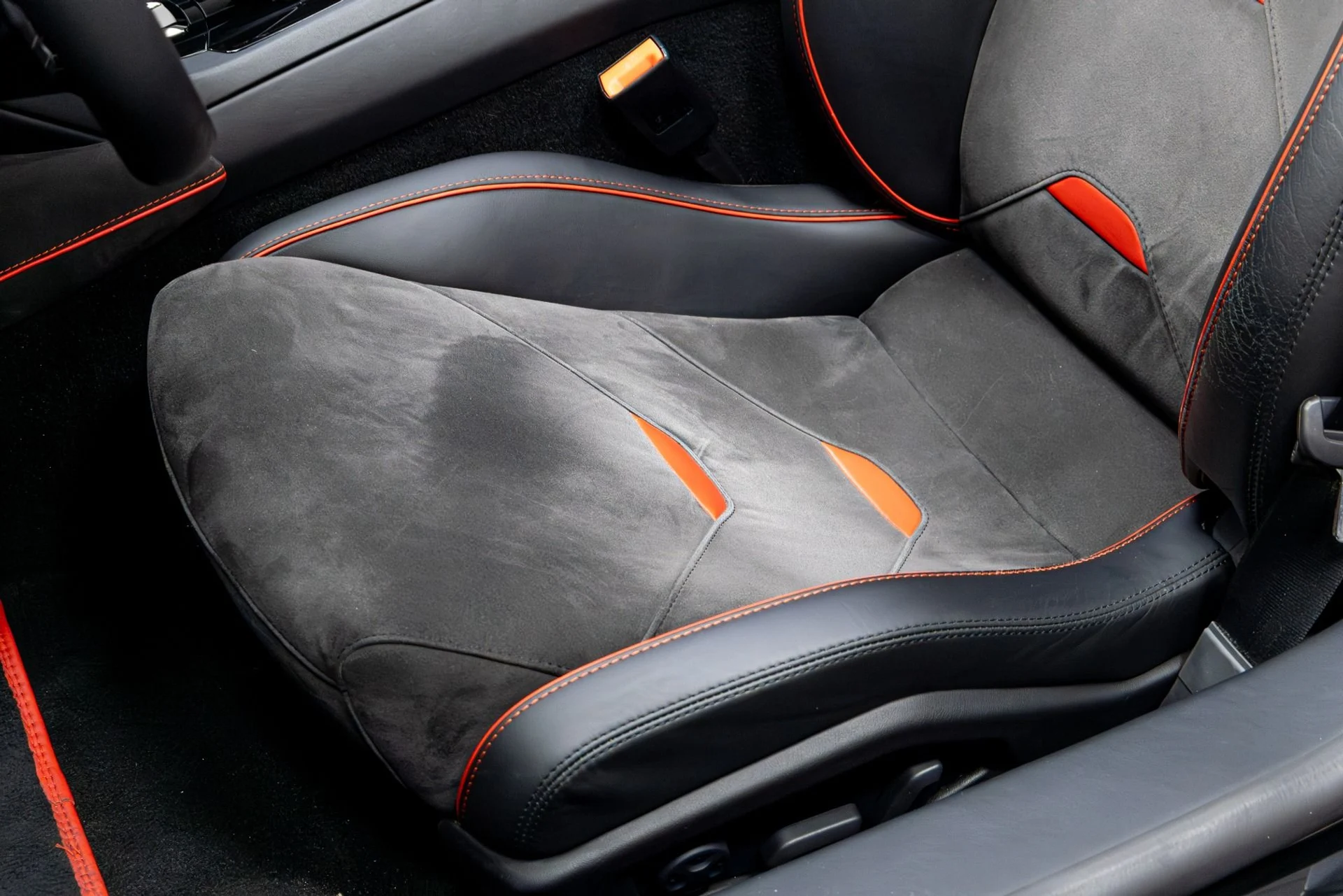 mph007_4005629107_Used_2020_Lamborghini_Huracan_EVO_1774302334_46502a1a99