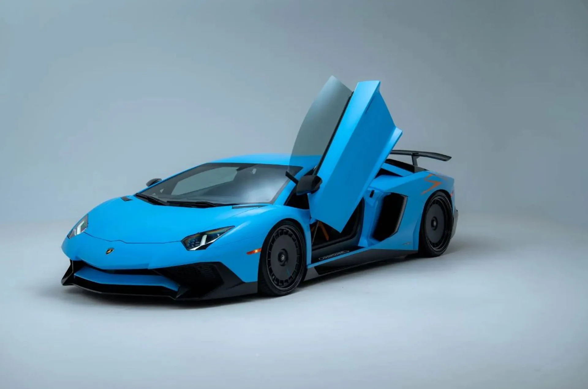 mph007_4006146356_Used_2017_Lamborghini_Aventador_SV_1786551969_787716b645