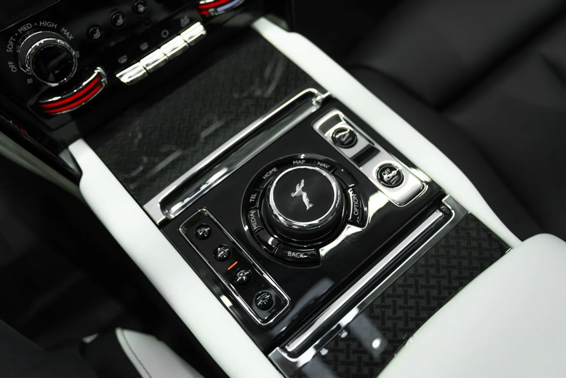 mph007_4008960375_rolls_royce_cullinan_2025_jpg_v_1773863537_83b3df382d