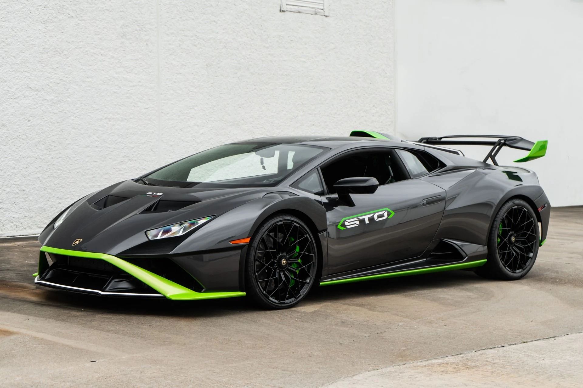 mph007_4010529405_Used_2021_Lamborghini_Huracan_STO_1791840697_98f0b50d60