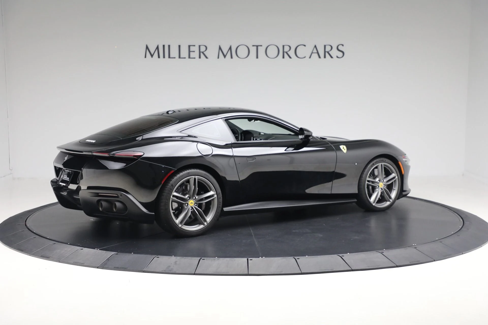 mph007_4013945896_Used_2022_Ferrari_Roma_2ddc525a69