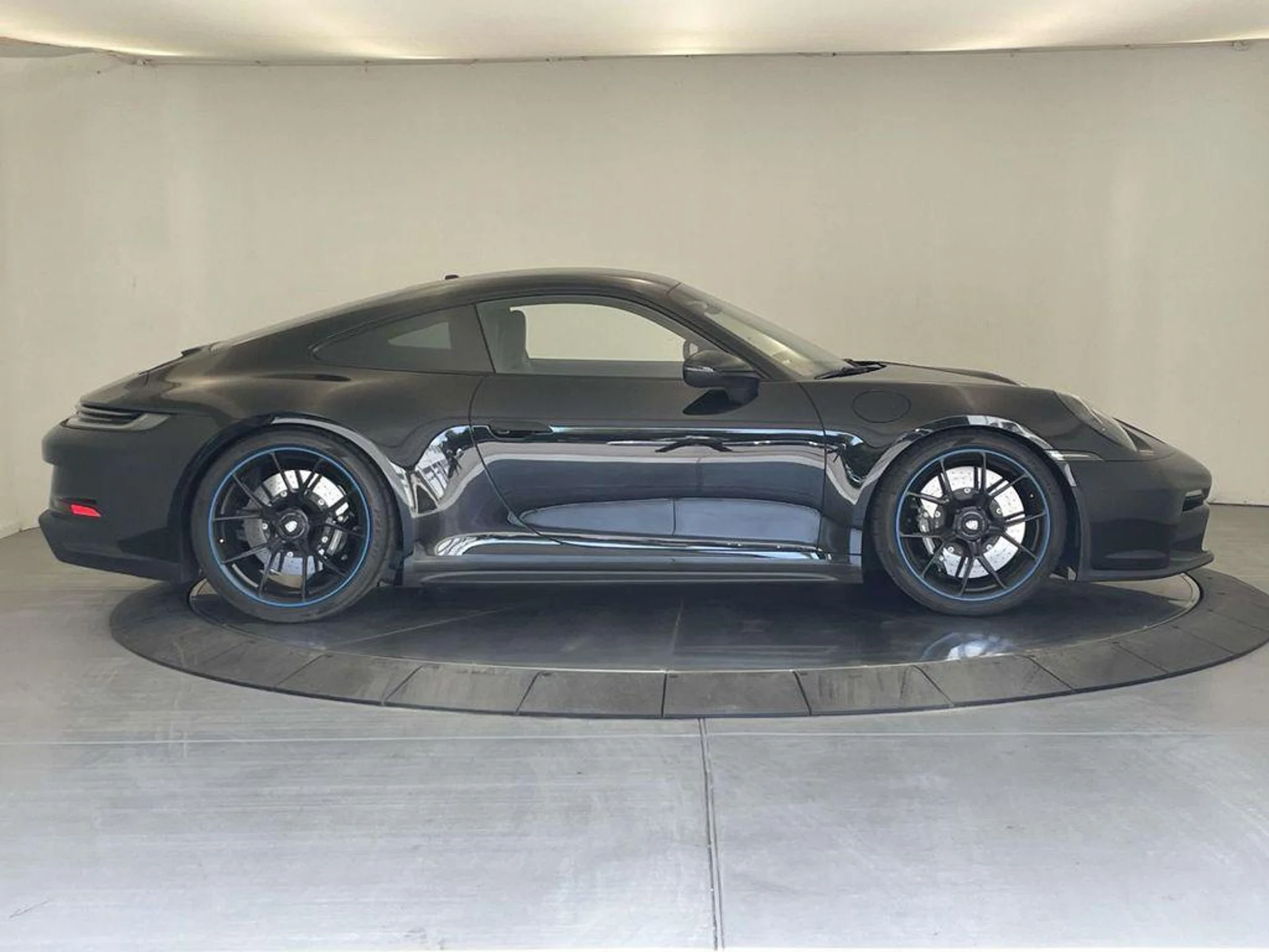 mph007_4016289791_zmf_E4_MQ_Bt_J_Aue_VJ_1se_T_hy_Te_CE_e934f71495