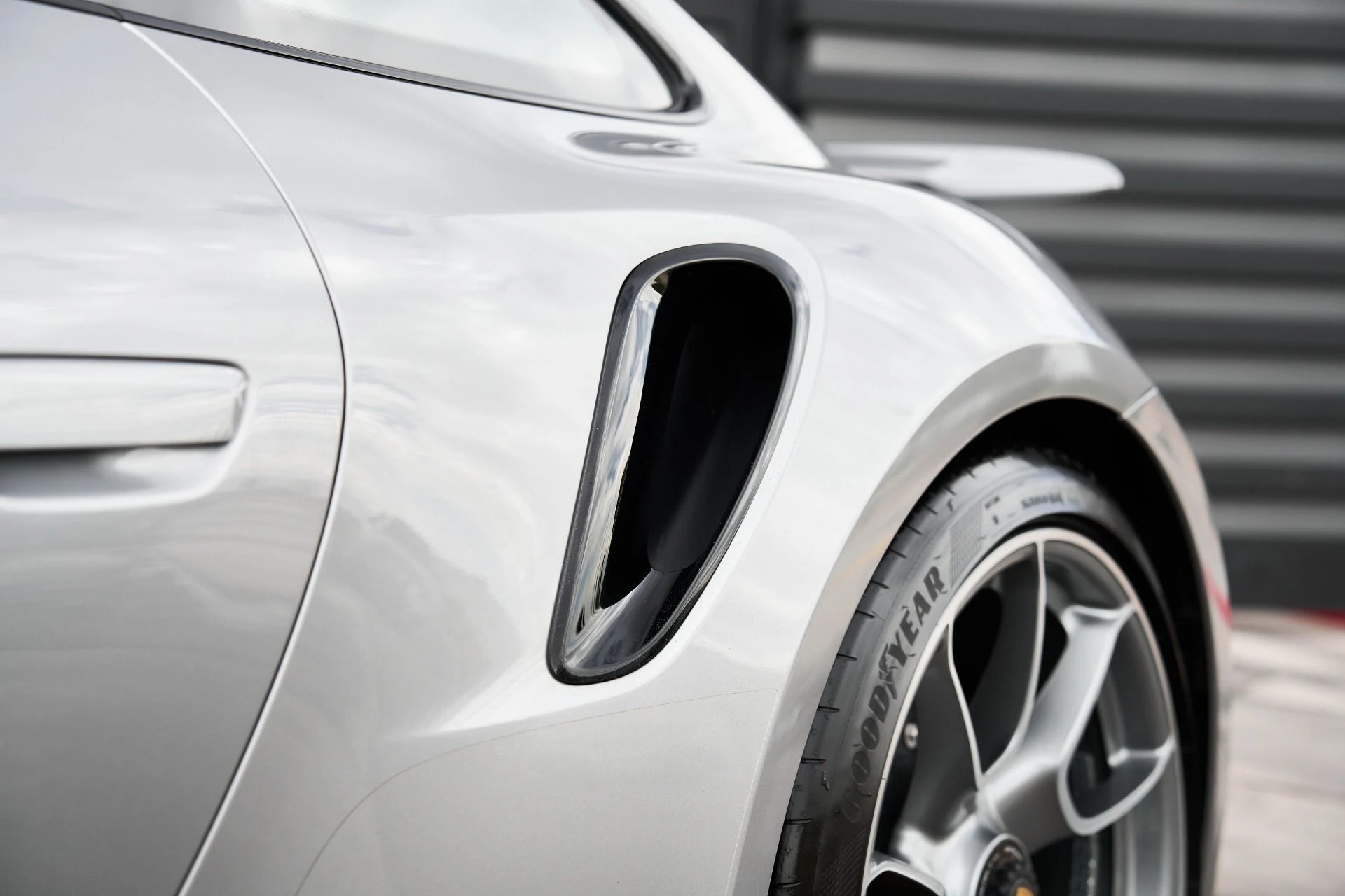 mph007_4018457606_Used_2021_Porsche_911_Turbo_S_1760042735_8d0484ee28