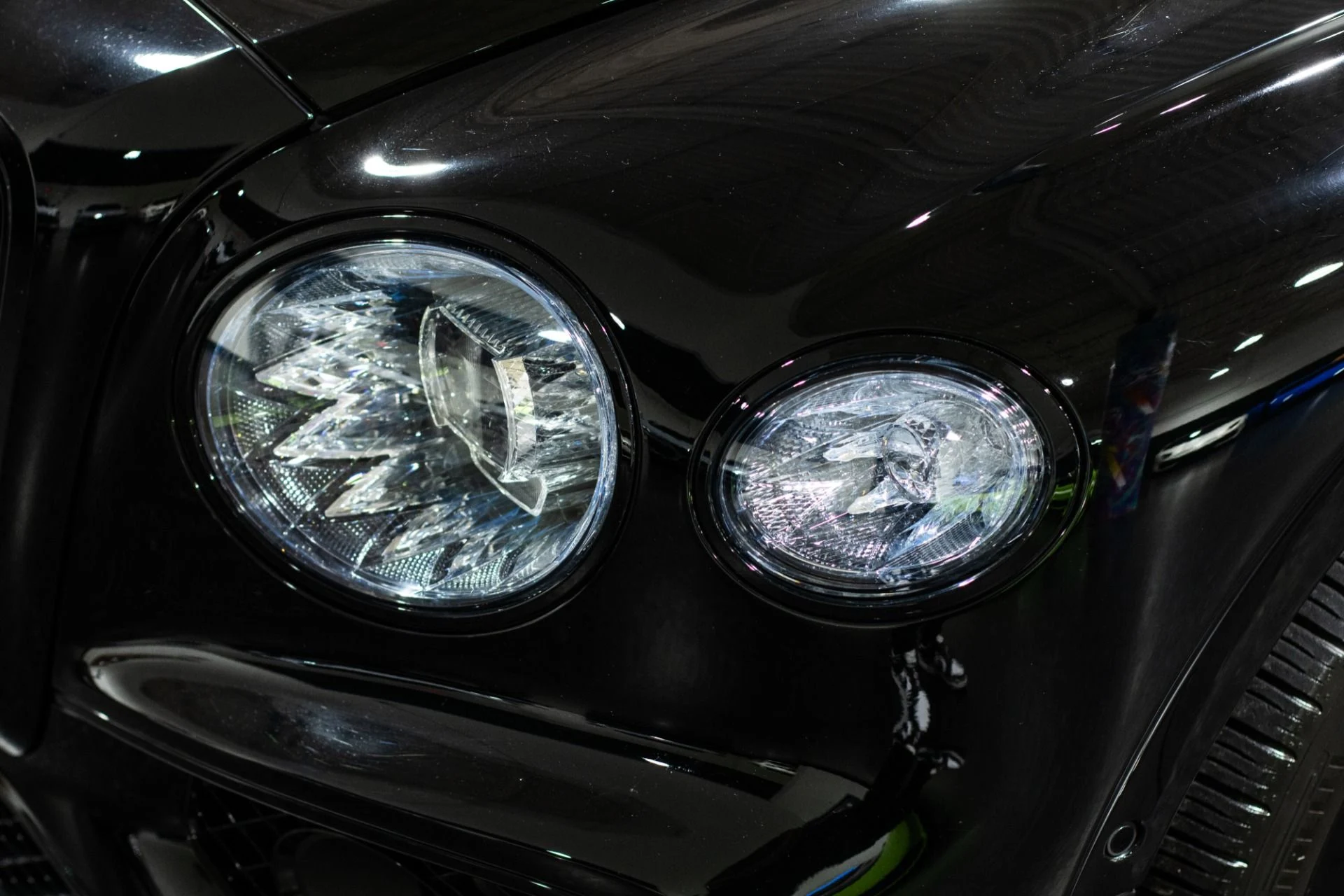 mph007_4021031618_Used_2021_Bentley_Flying_Spur_W12_First_Edition_w_Carbon_Exterior_Pack_1753796128_3d25c62ee0